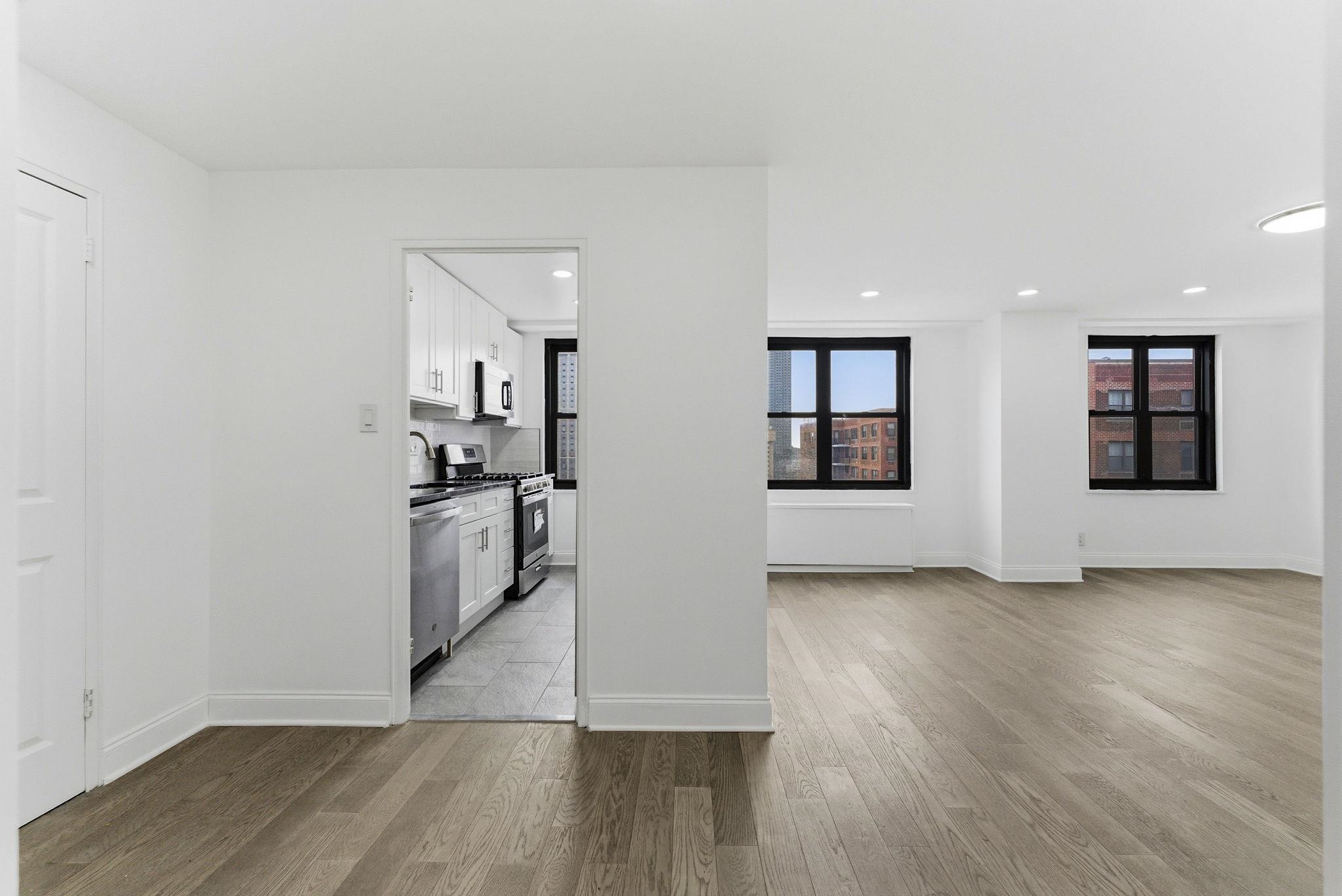 225 ST PAULS AVE - Photo 2