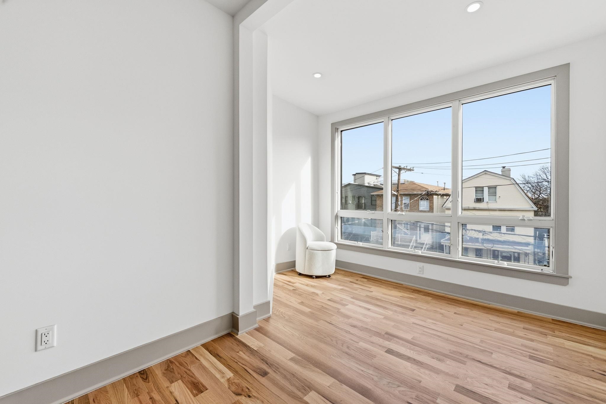 221 CLERK ST - Photo 4