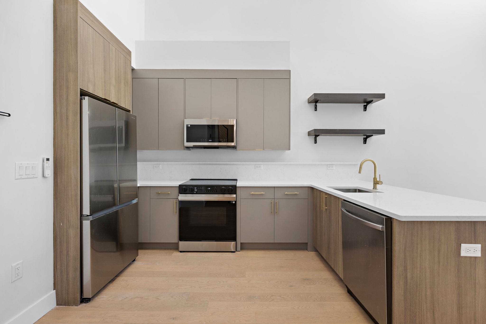 35 ORCHARD ST - Photo 2