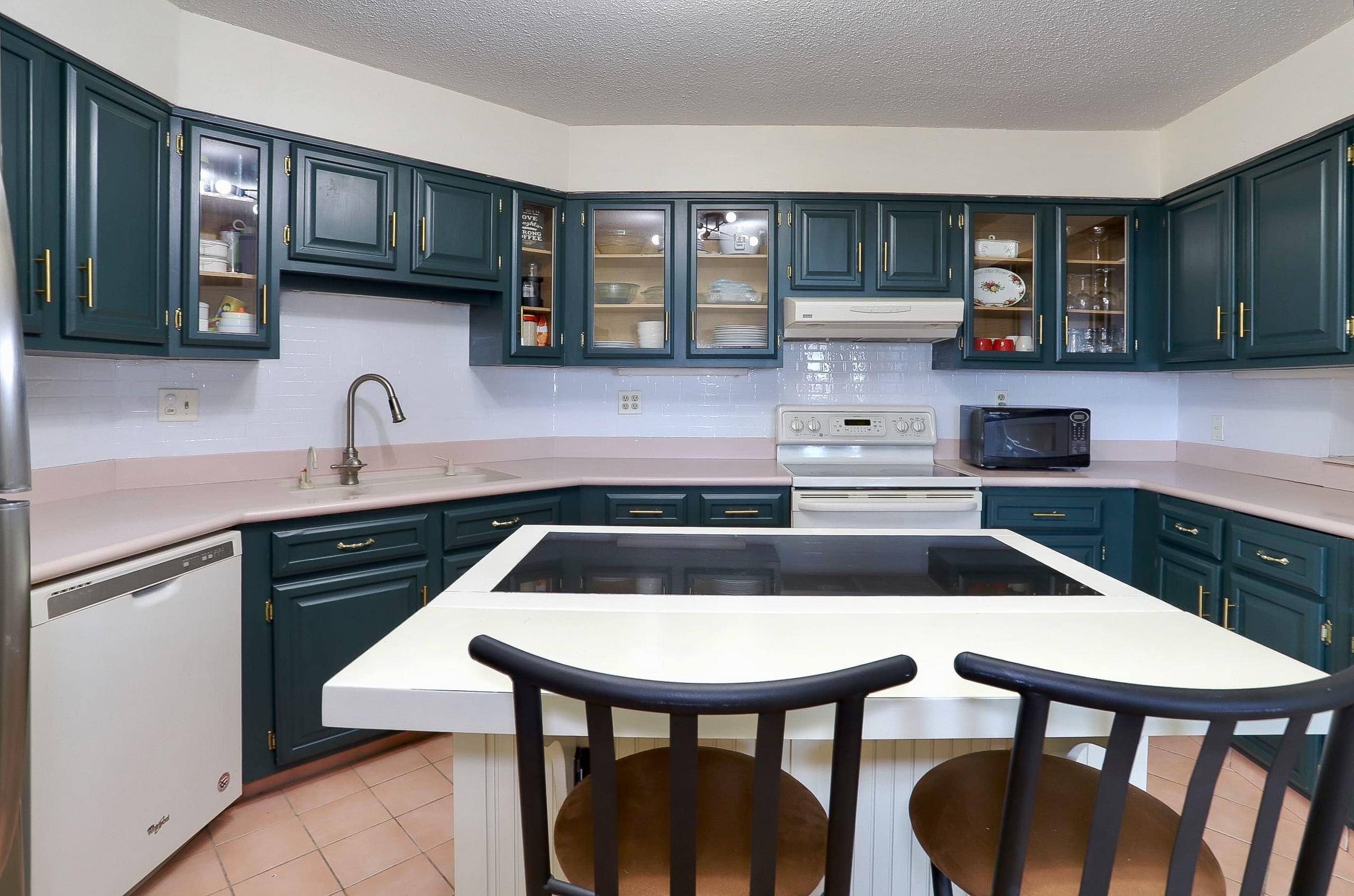 525 HARMON COVE TOWER - Photo 5