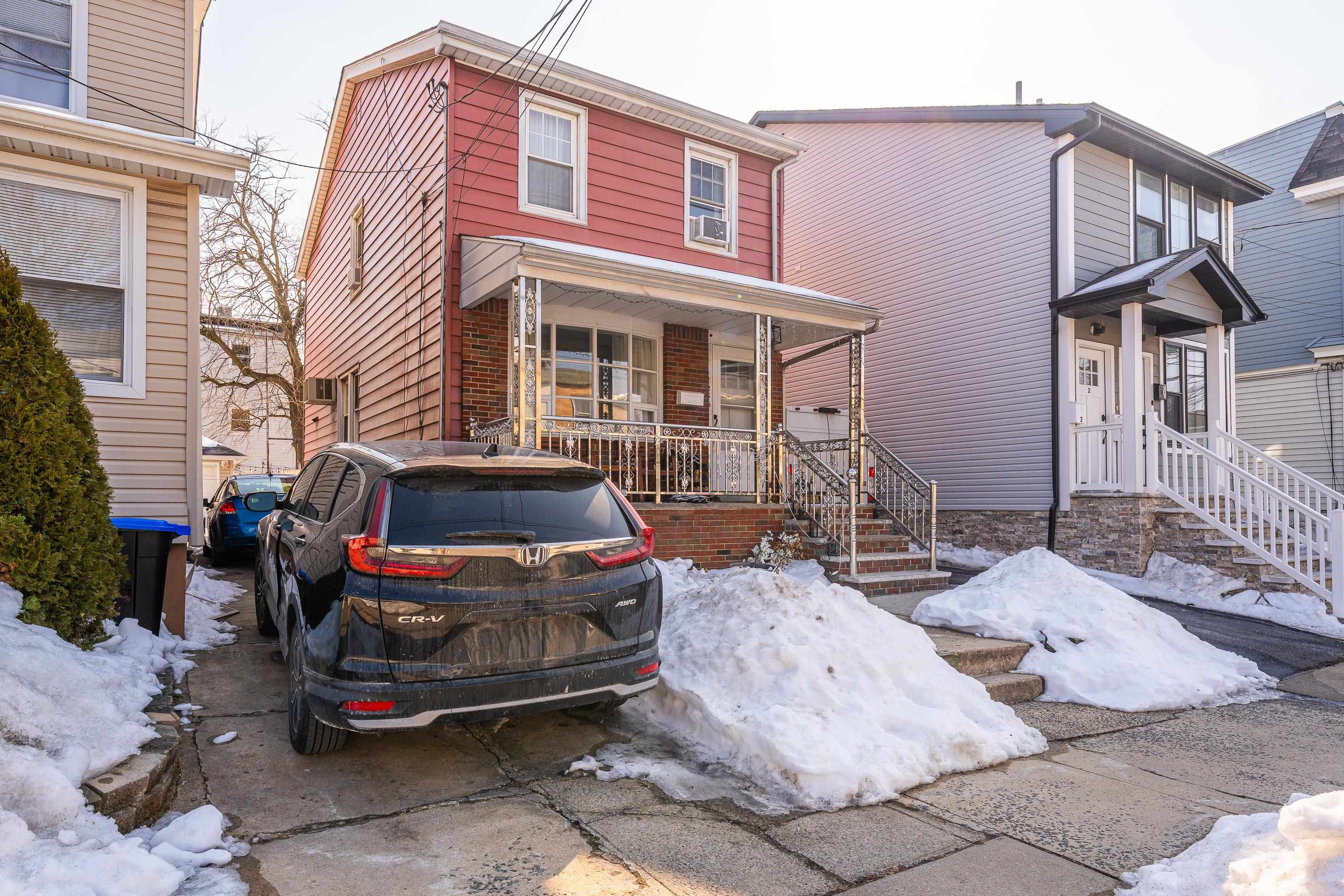 728 DEVON ST - Photo 3