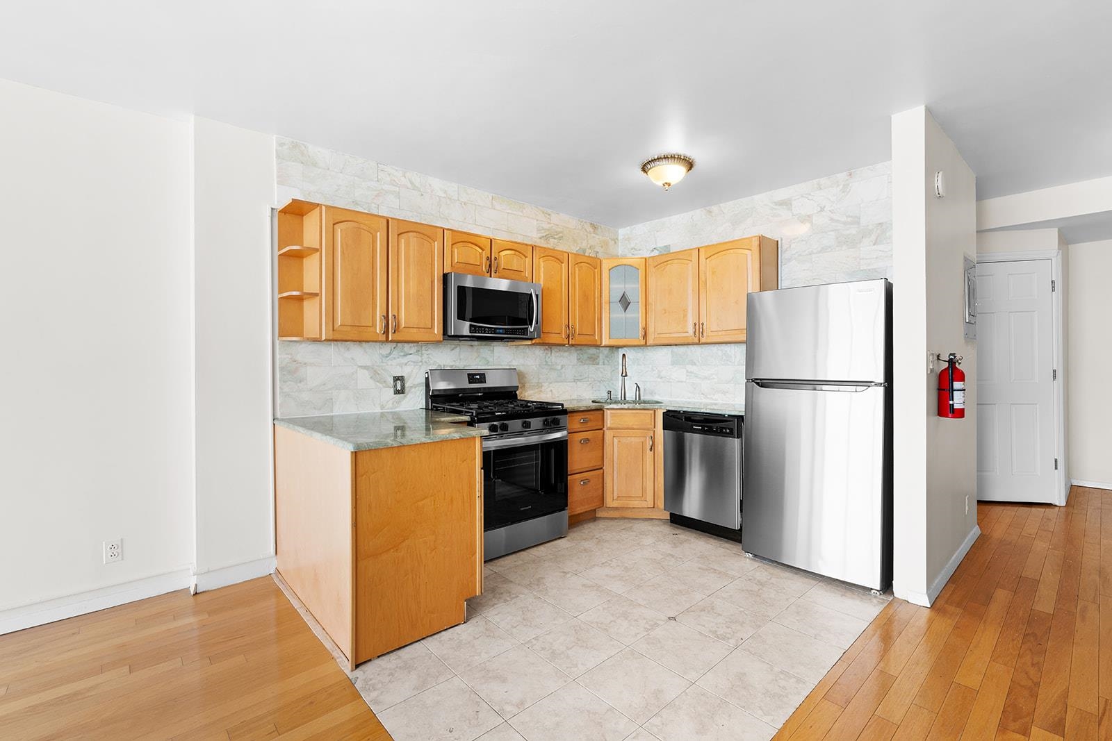 7004 BLVD EAST - Photo 4