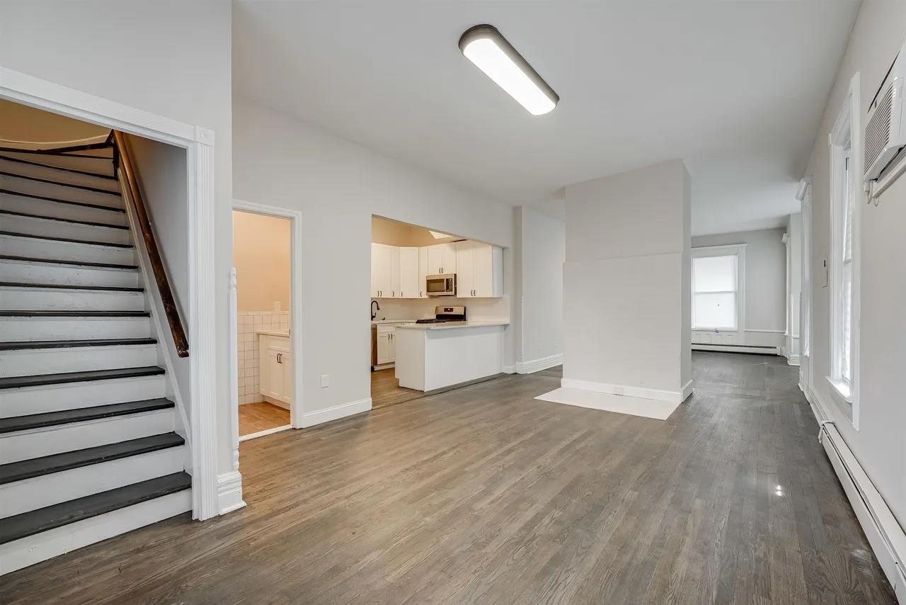 486 BRAMHALL AVE - Photo 5