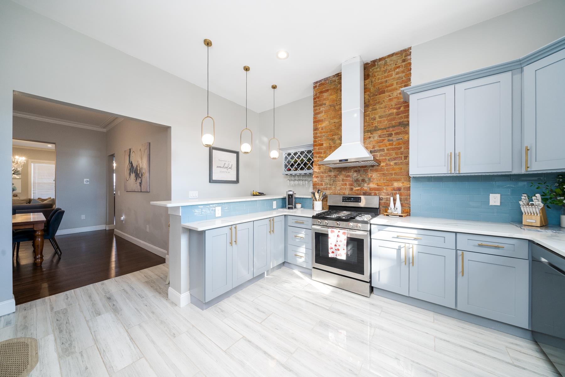 380 PRINCETON AVE - Photo 2