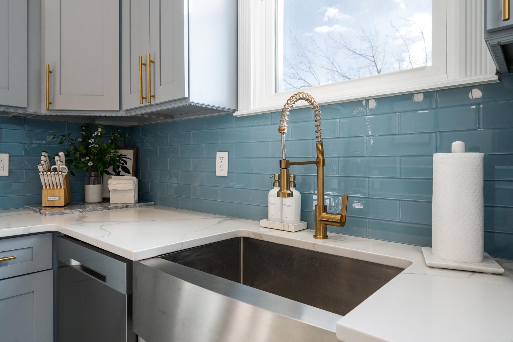 380 PRINCETON AVE - Photo 4