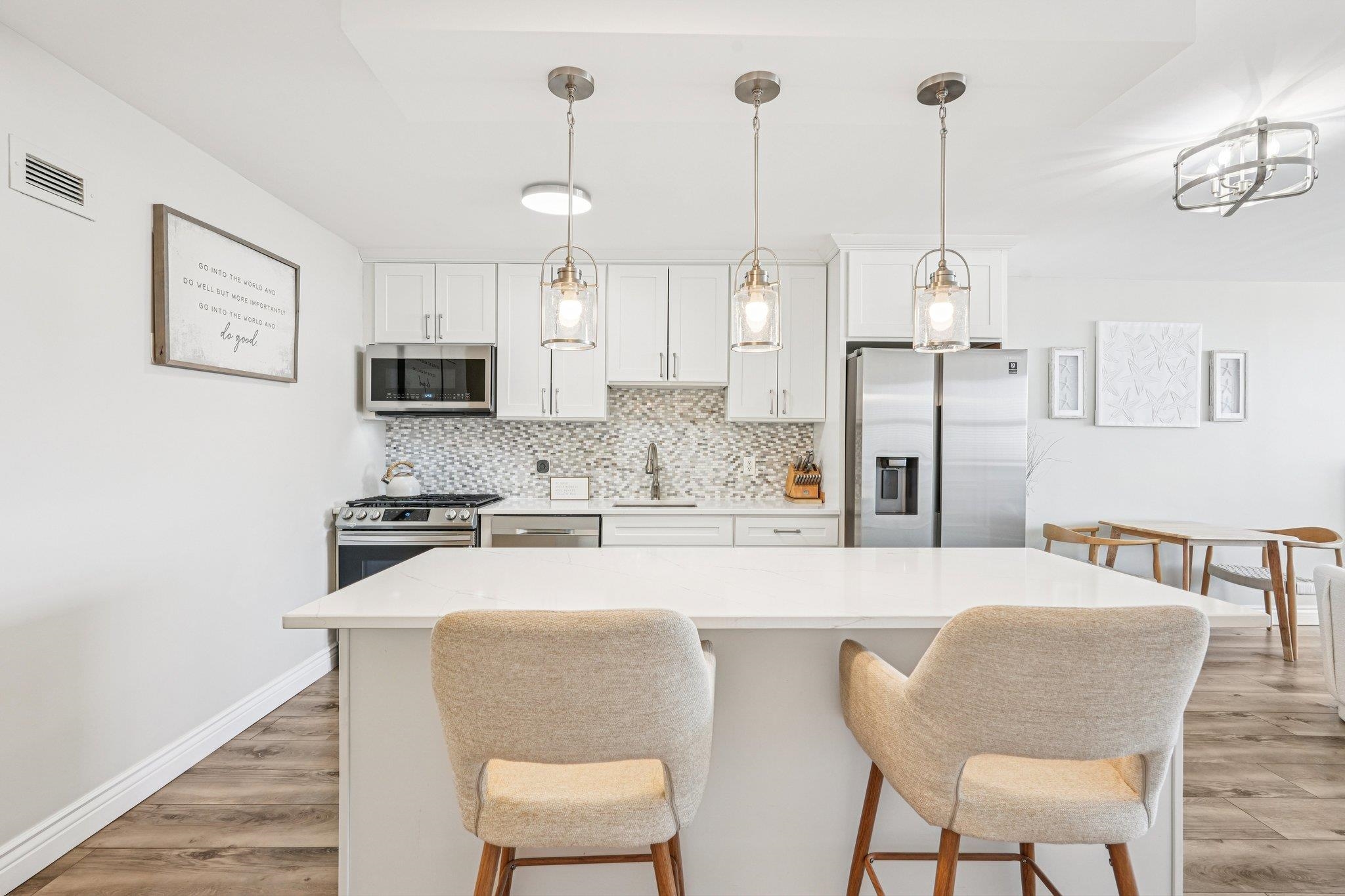 7002 BLVD EAST - Photo 4