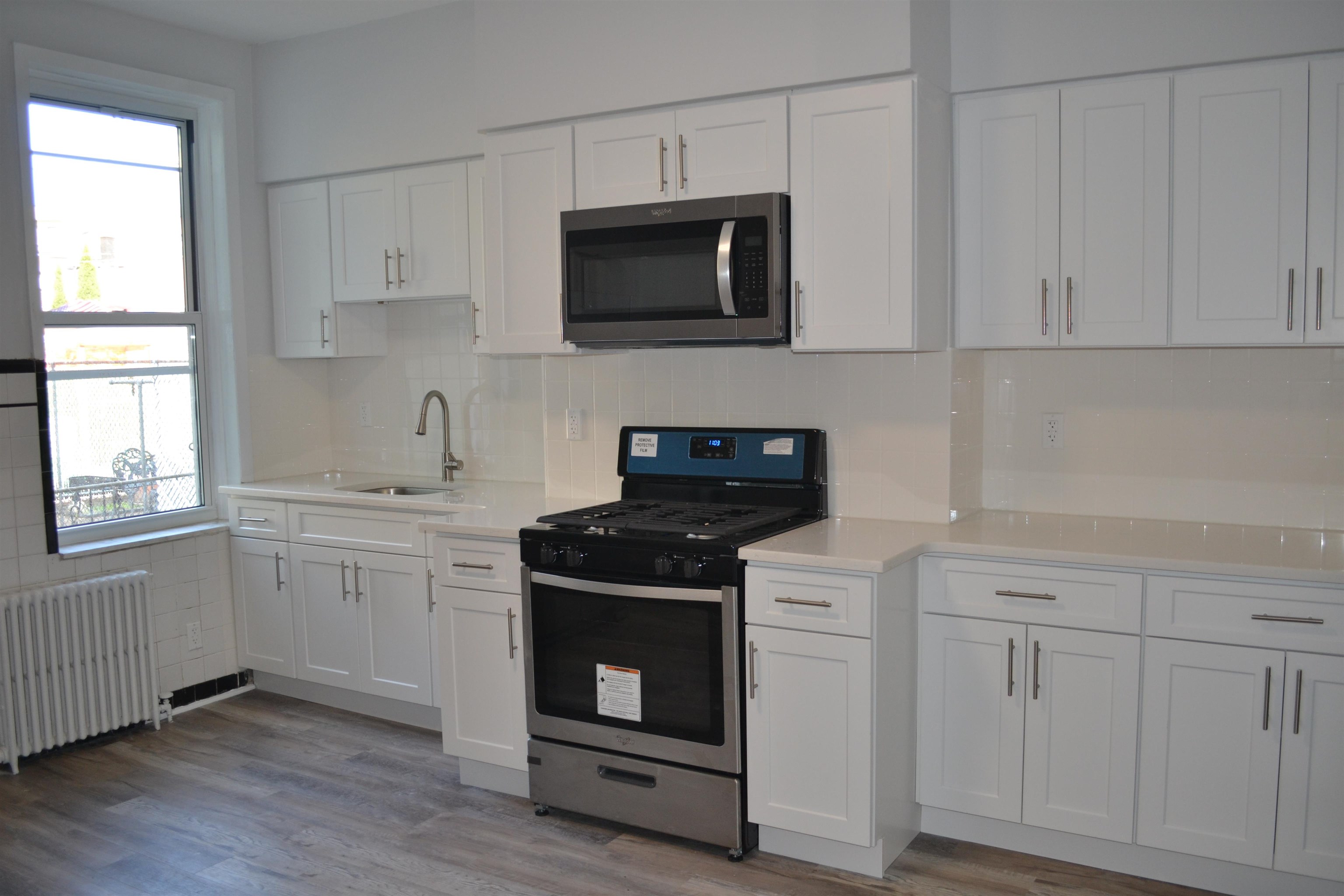 2305 NEW YORK AVE - Photo 2