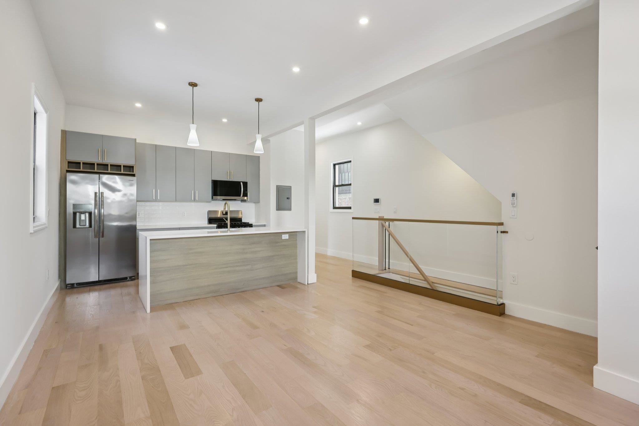 79 VROOM ST - Photo 2