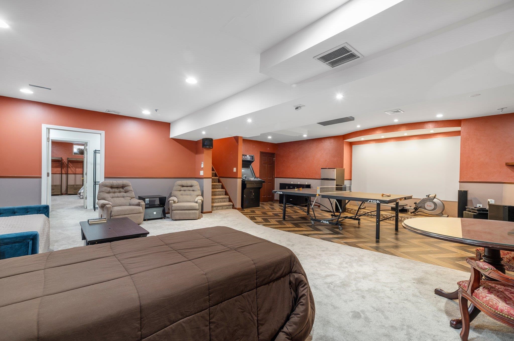 238 PARK AVE - Photo 4