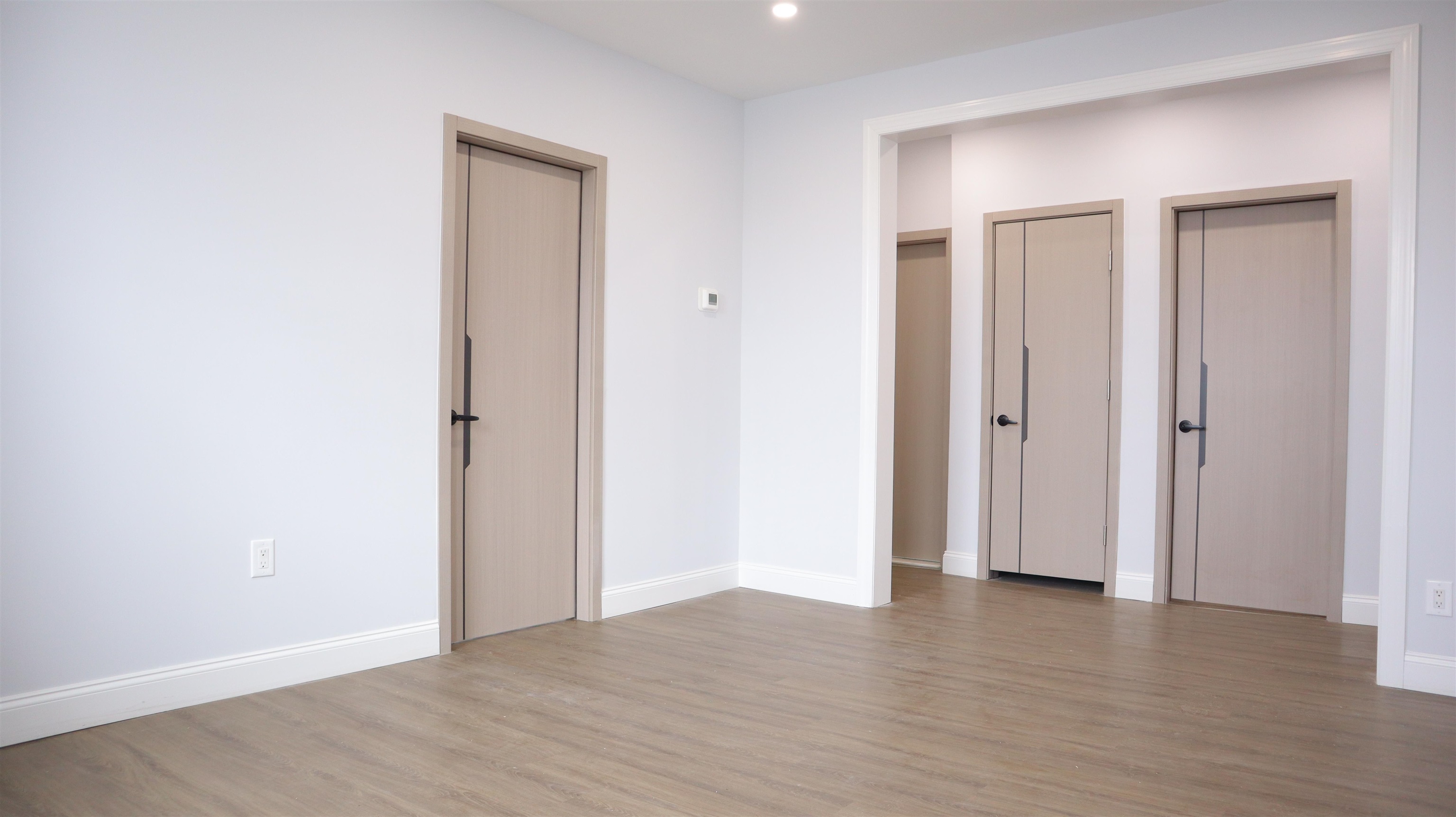 66 ROMAINE AVE - Photo 5