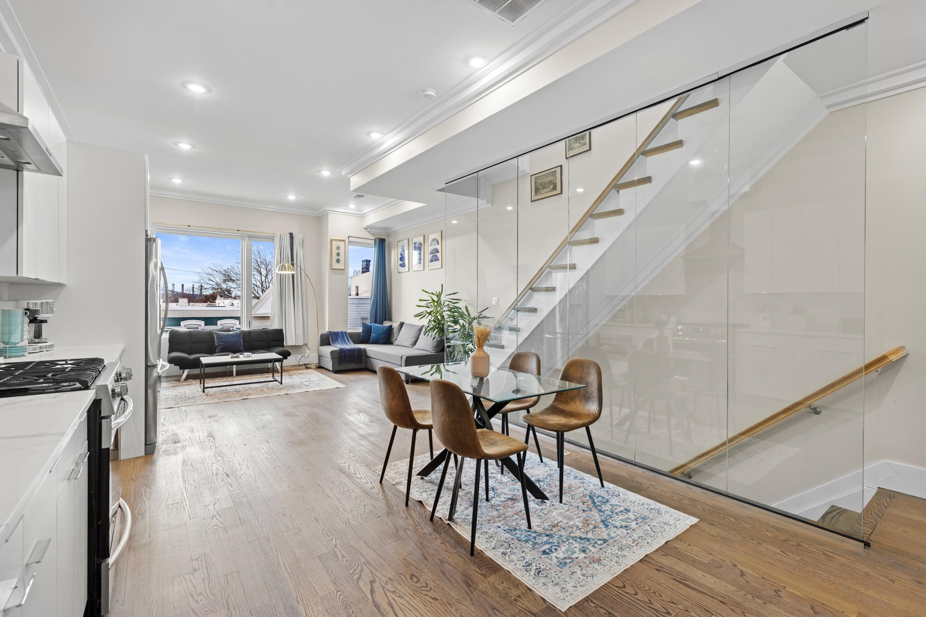 196 DELAWARE AVE - Photo 3