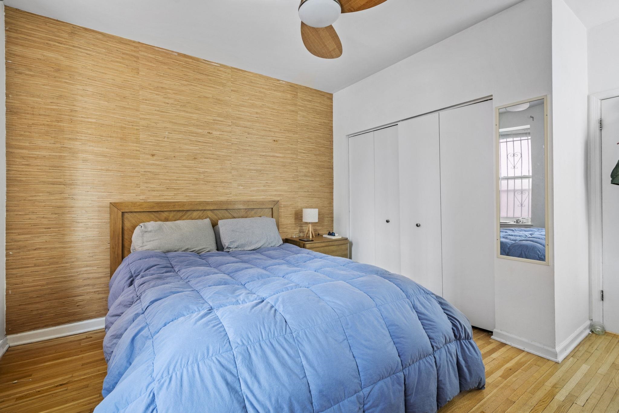 533 MONROE ST - Photo 5