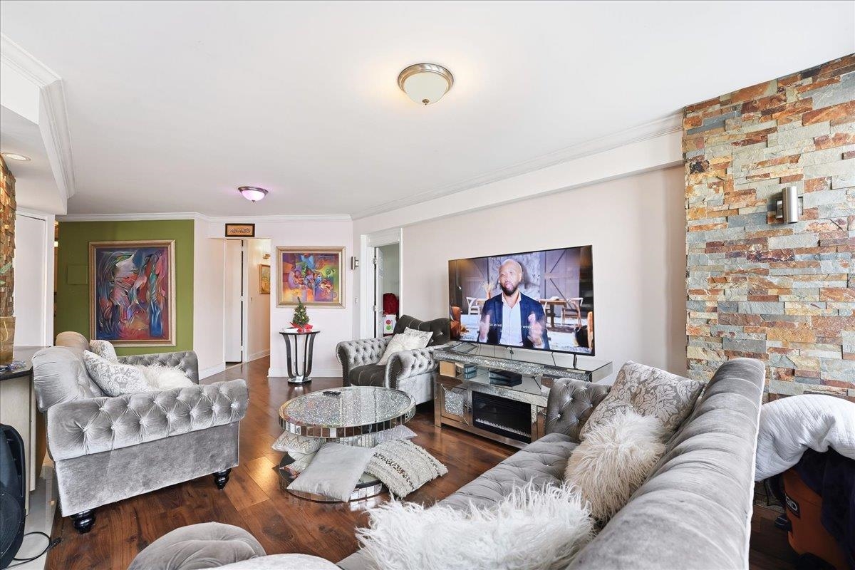 7004 BLVD EAST - Photo 2