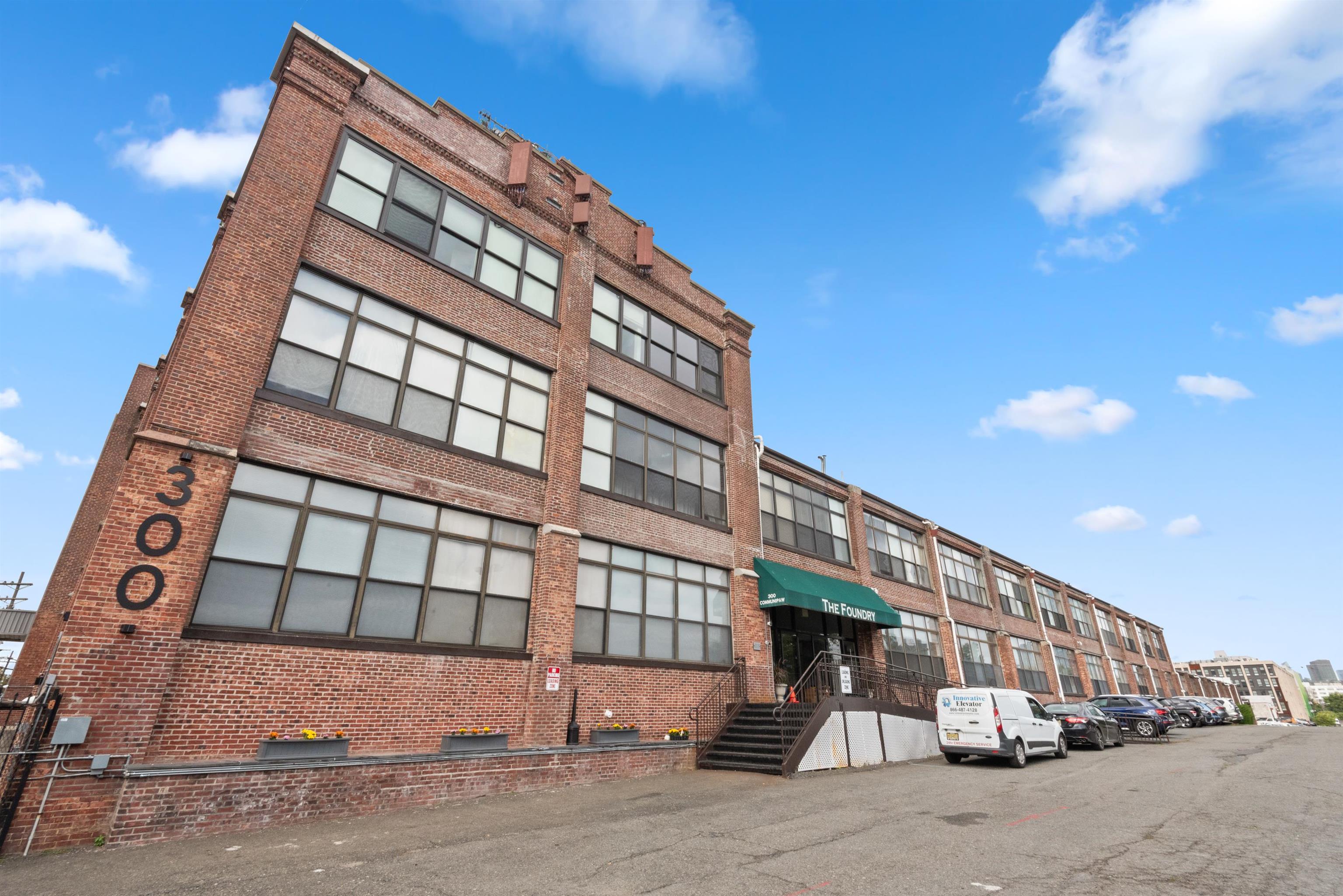 300 COMMUNIPAW AVE #154
