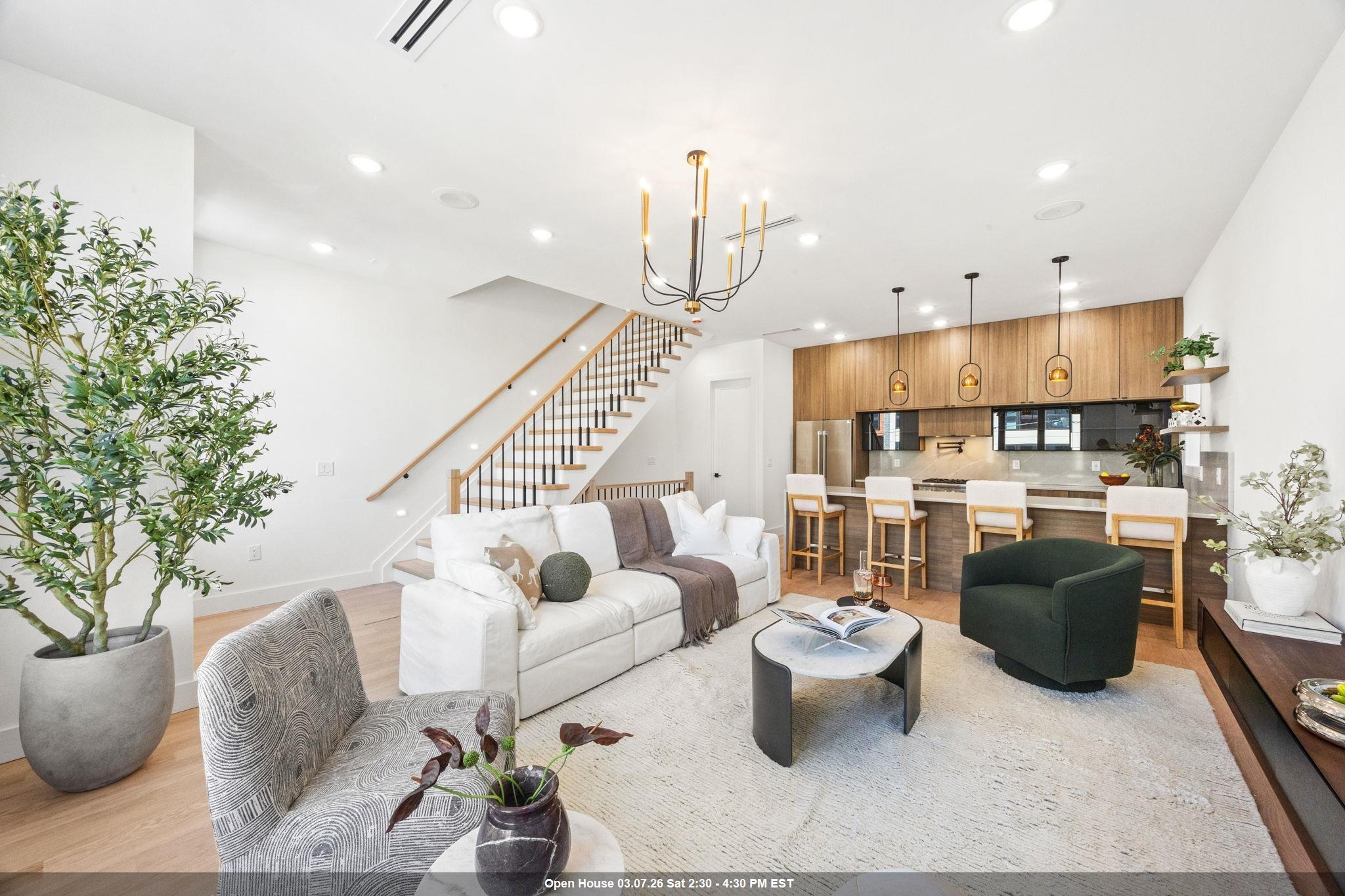 33 GRAHAM ST - Photo 1