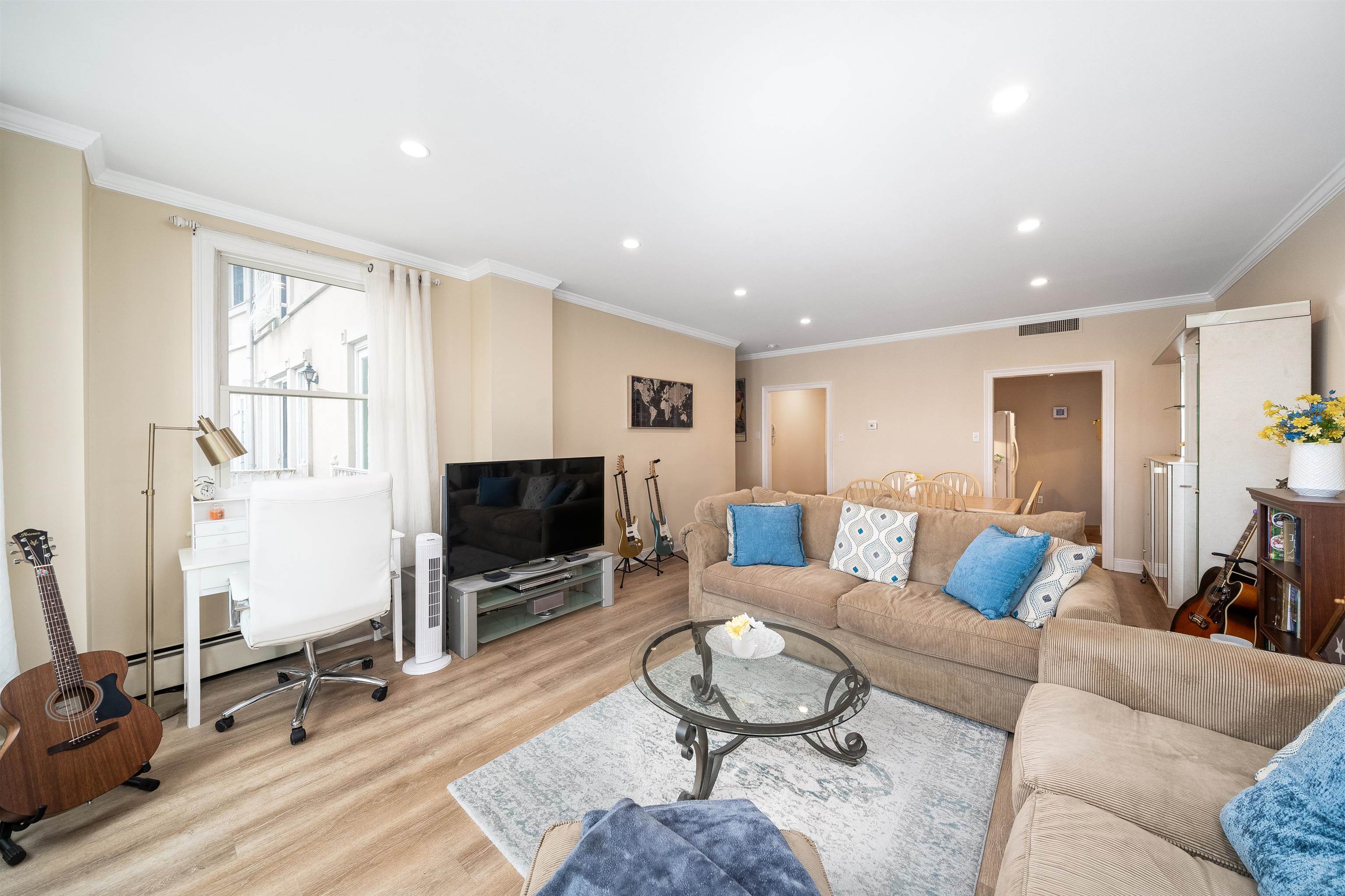 201 SHEARWATER CT WEST #33