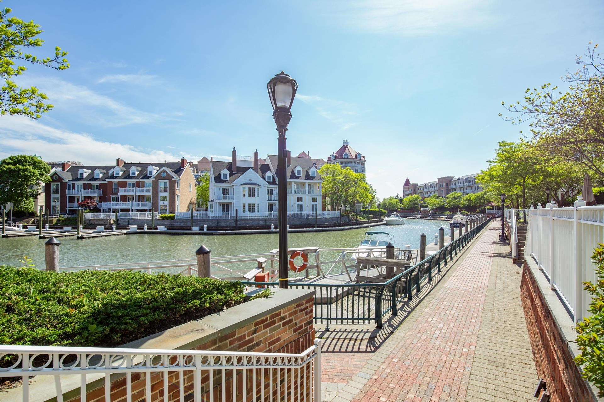 201 SHEARWATER CT WEST #33