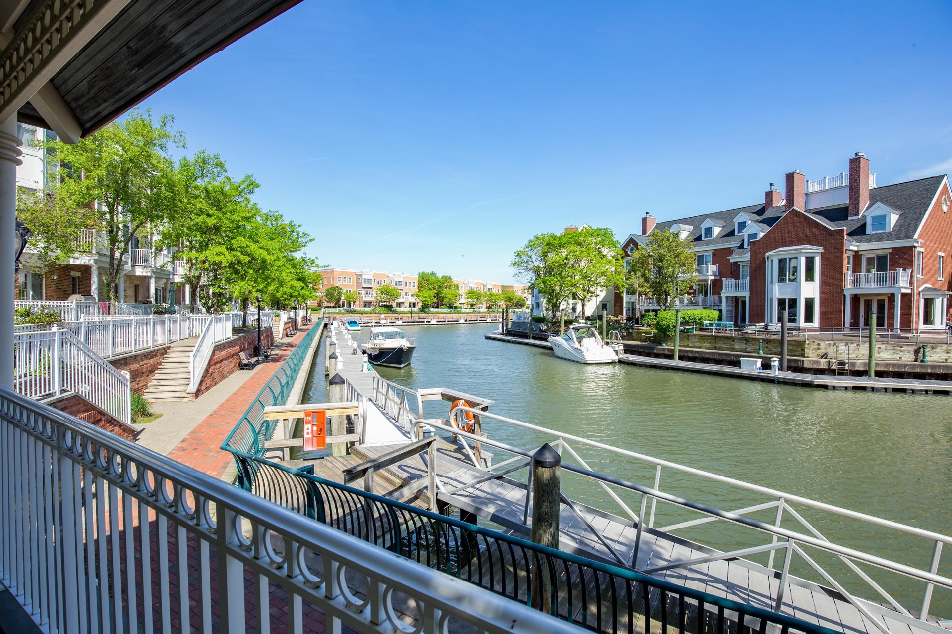 201 SHEARWATER CT WEST #33