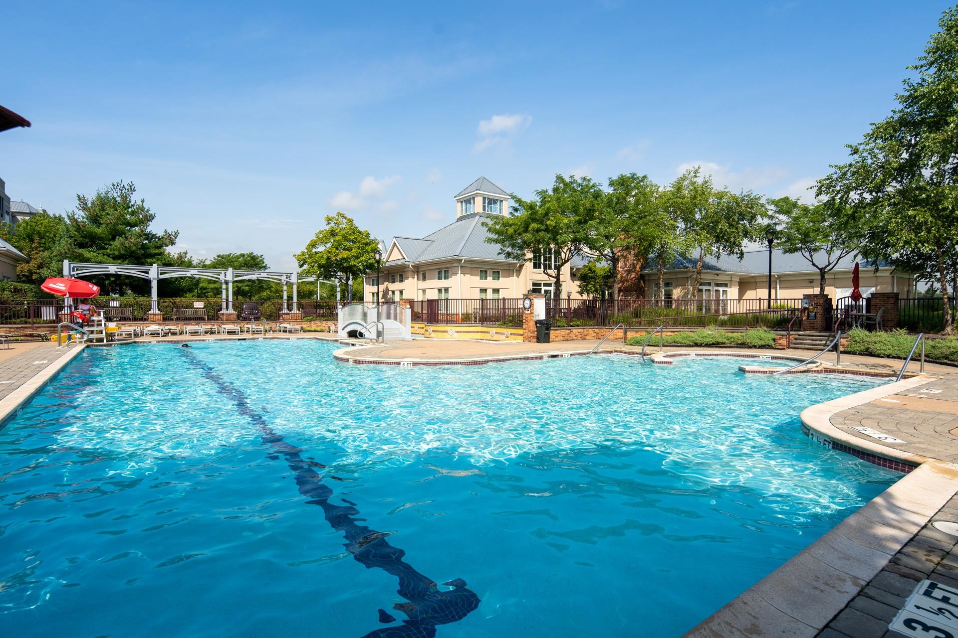 201 SHEARWATER CT WEST #33