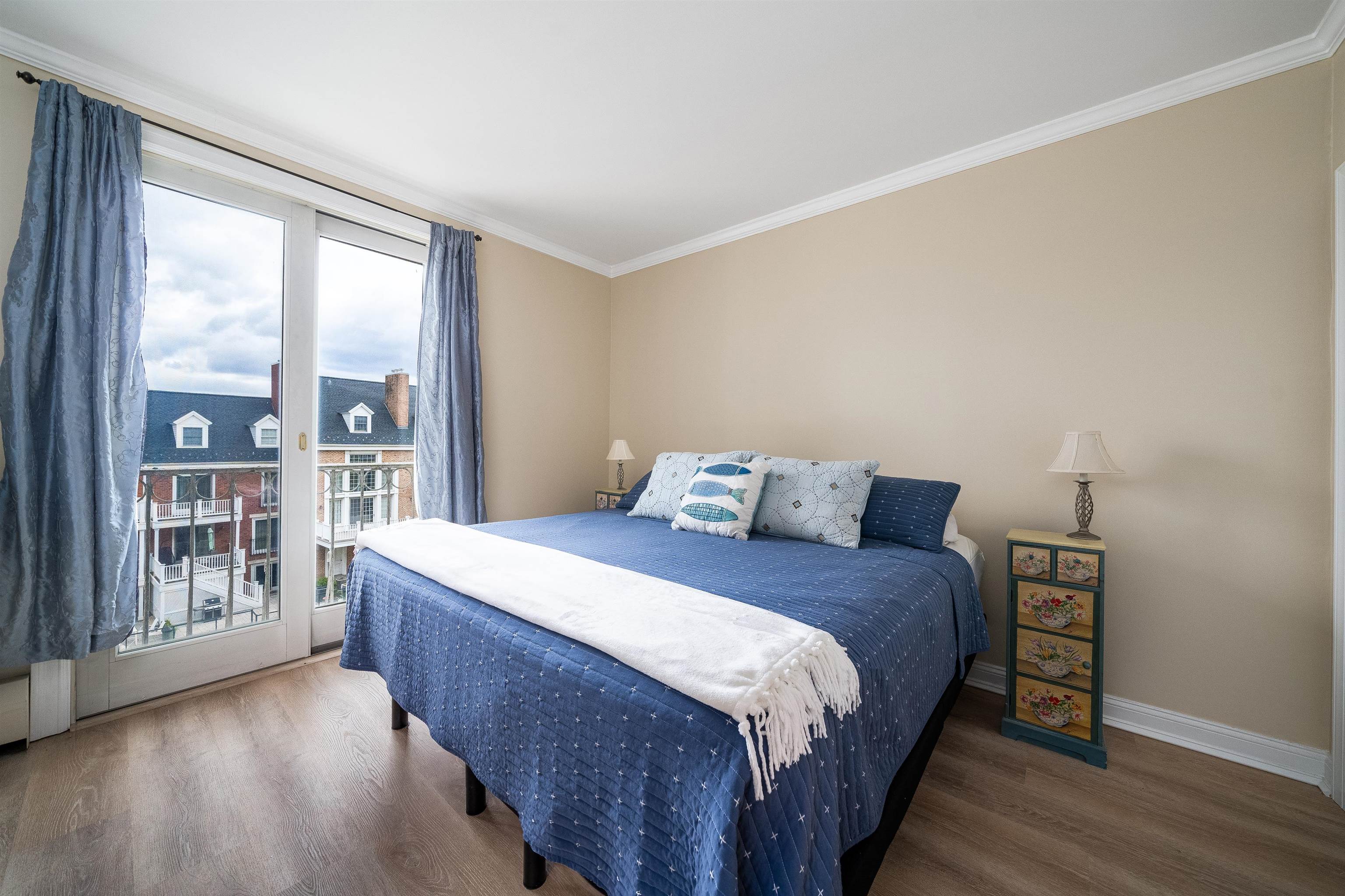 201 SHEARWATER CT WEST #33