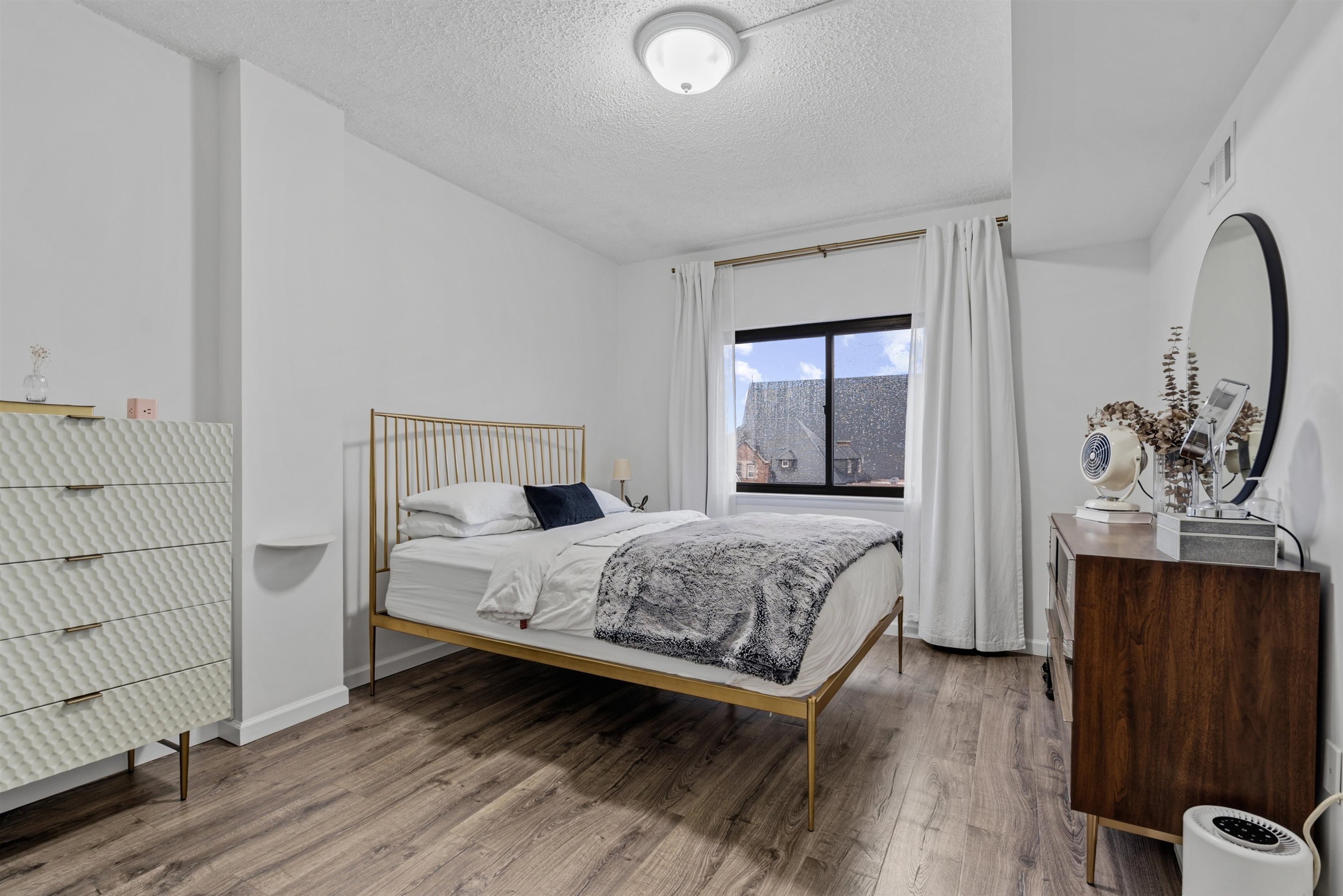 318 38TH ST - Photo 5