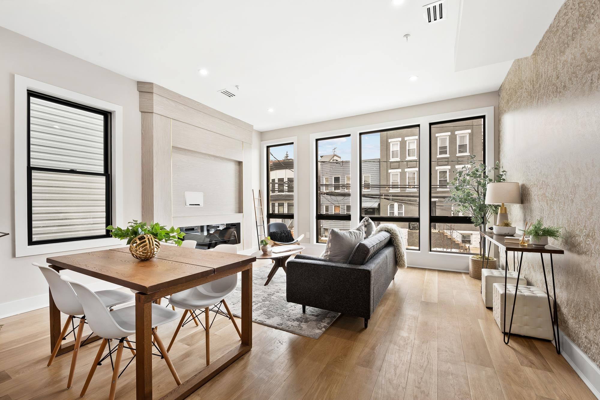 146 SHERMAN AVE - Photo 2