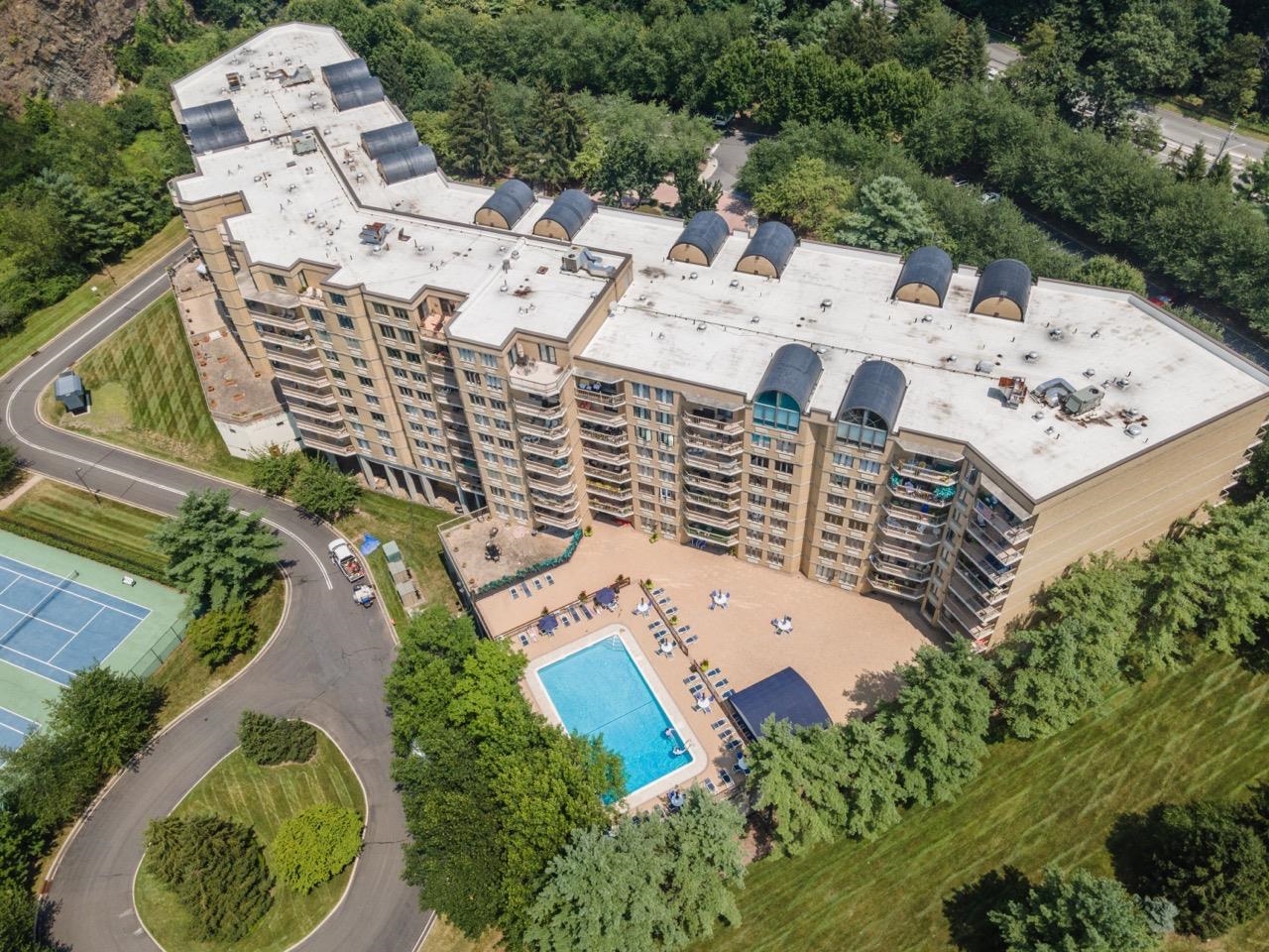 10 SMITH MANOR BLVD - Photo 2