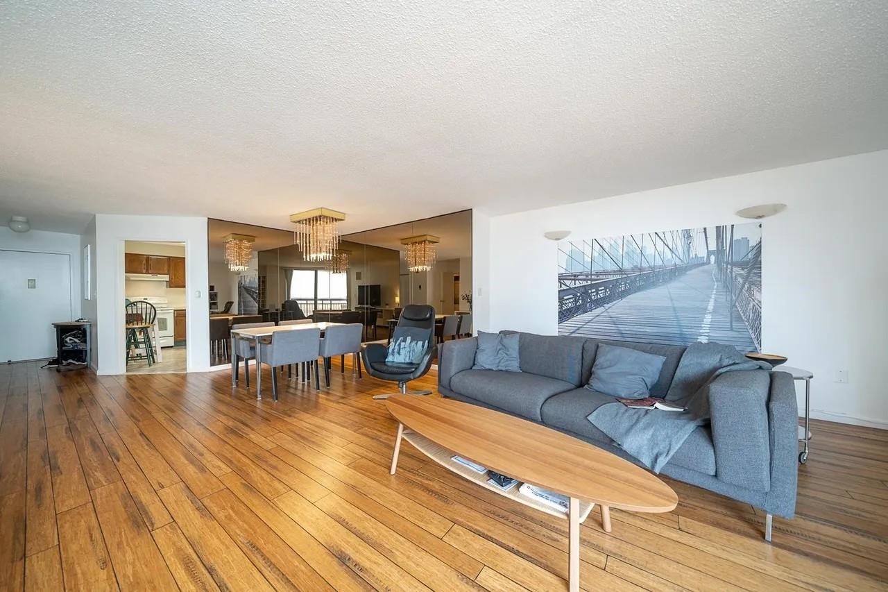 1908 HARMON COVE TOWER - Photo 2