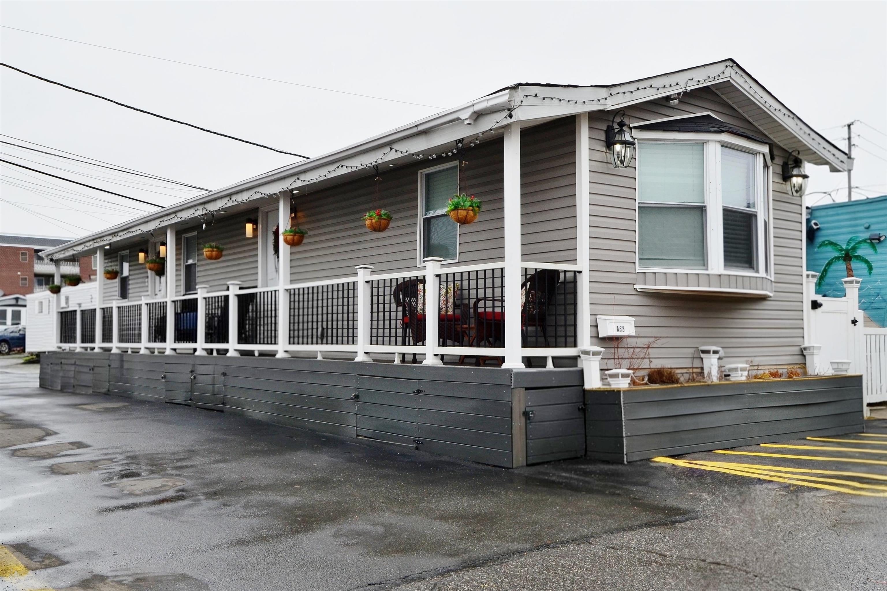 190 WEST 24TH ST - Photo 1