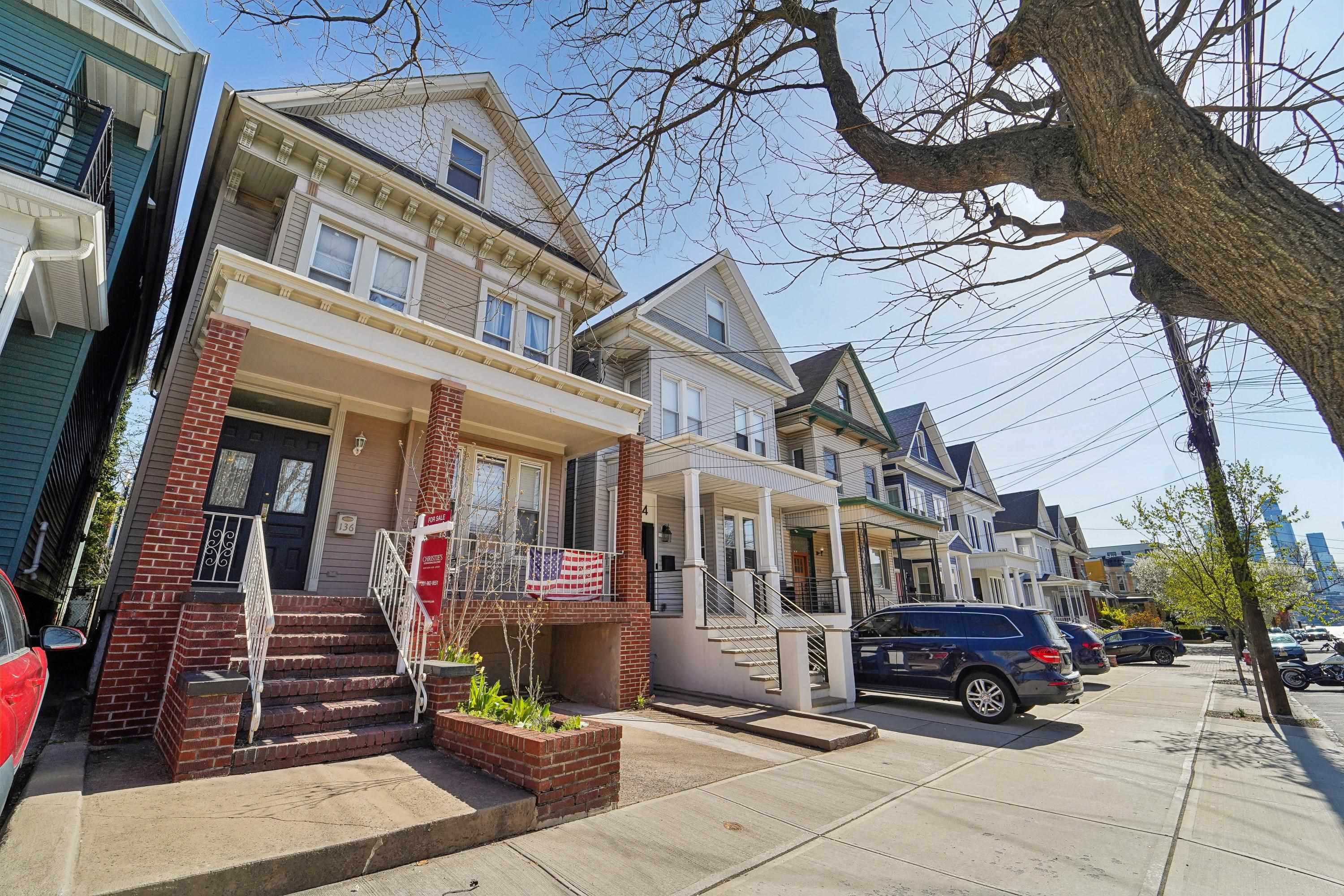 136 SHIPPEN ST - Photo 2