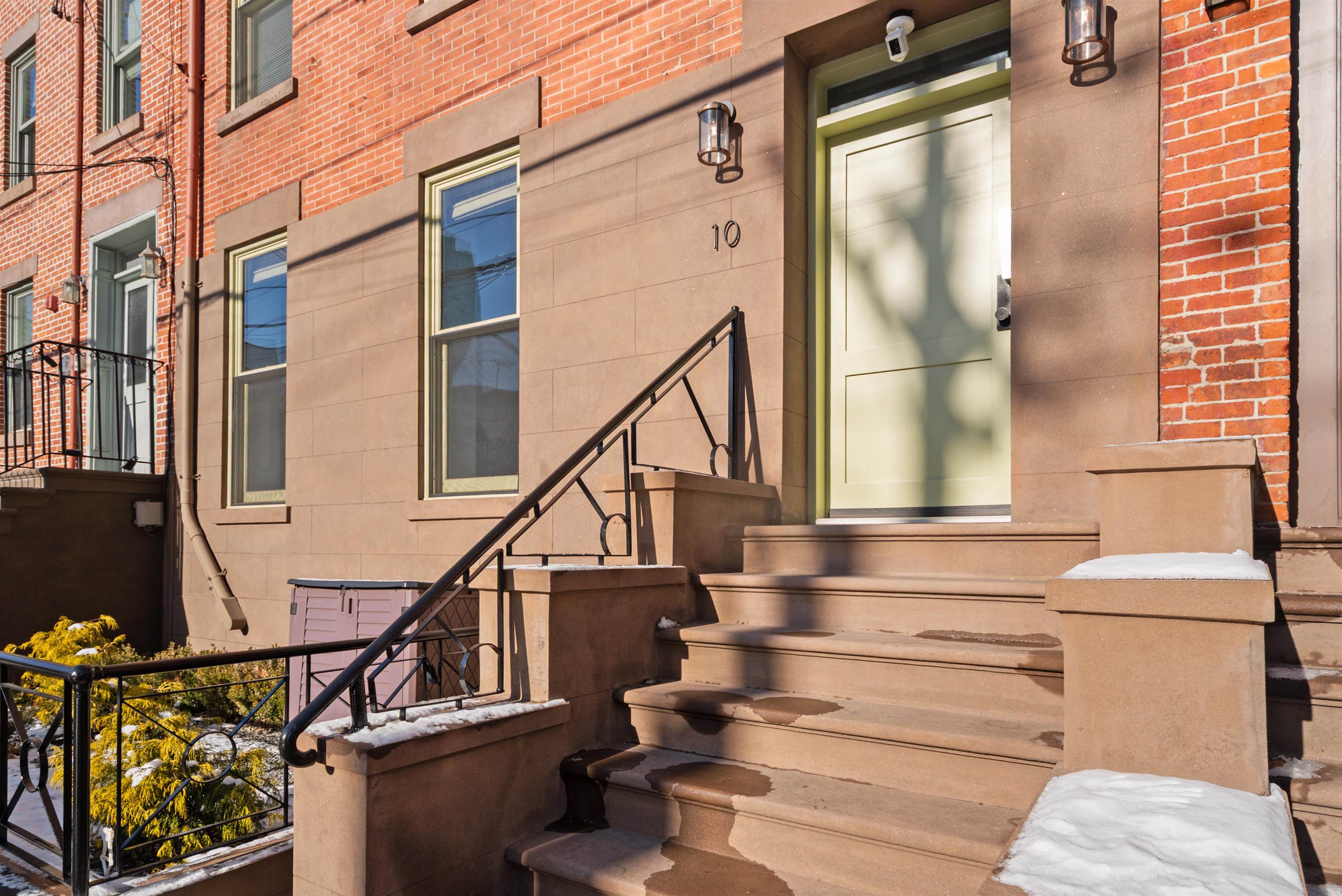 10 BRIGHT ST - Photo 3