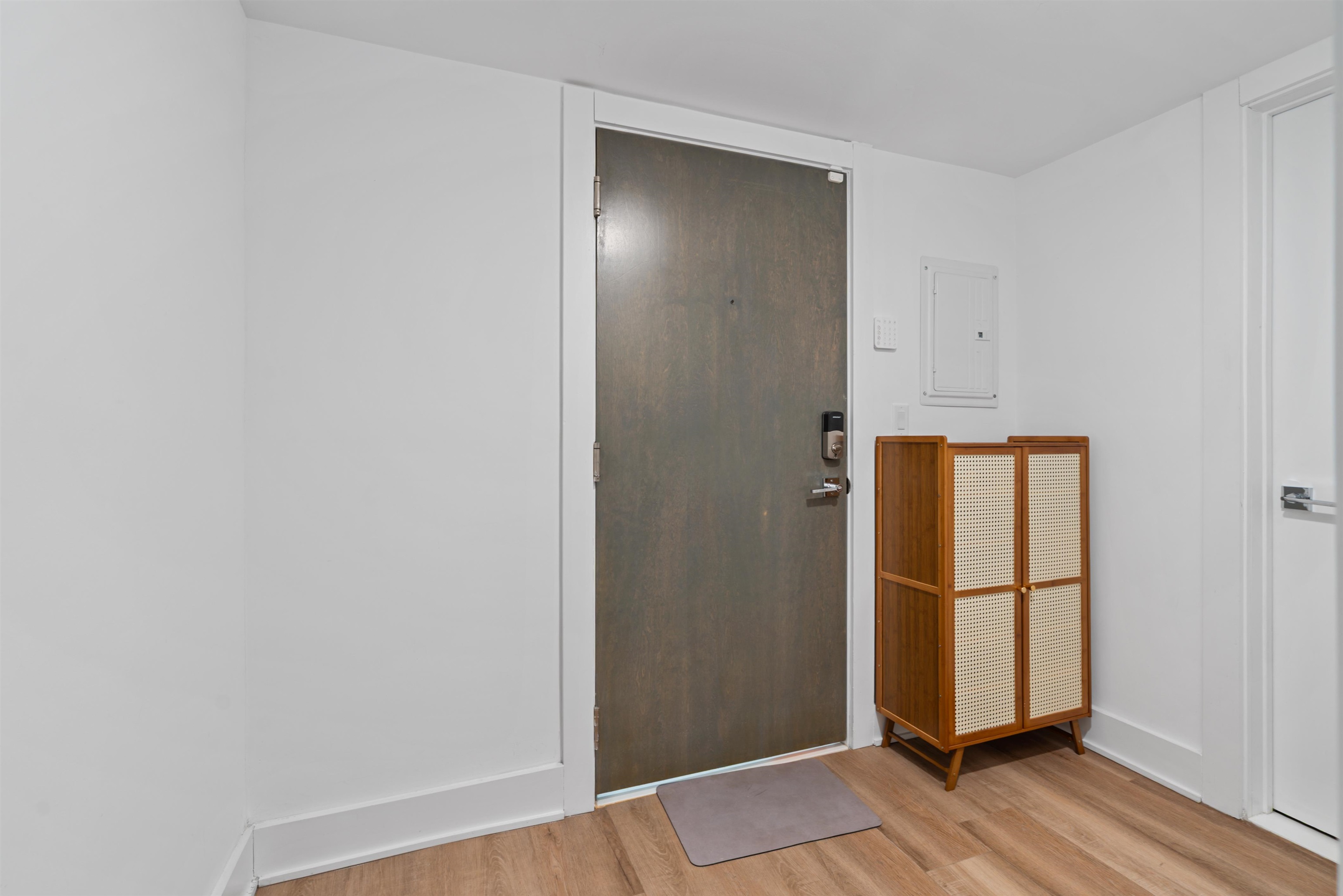 10 BRIGHT ST - Photo 4