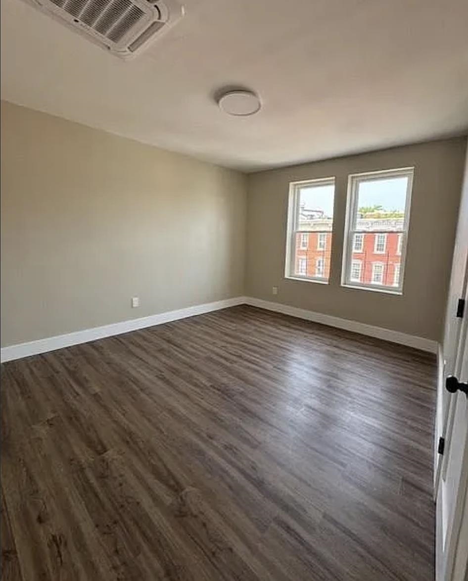 686 BERGEN AVE - Photo 4