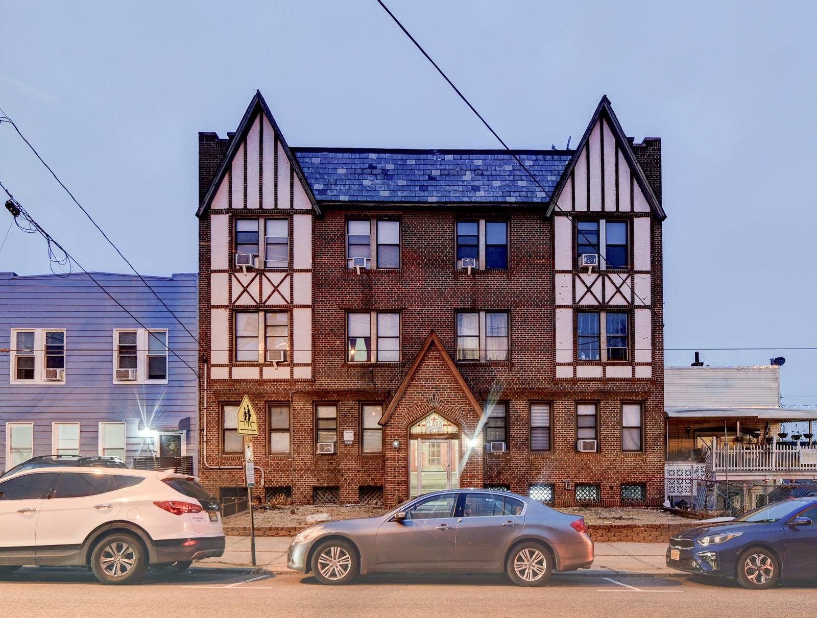 901 GRAND AVE - Photo 4