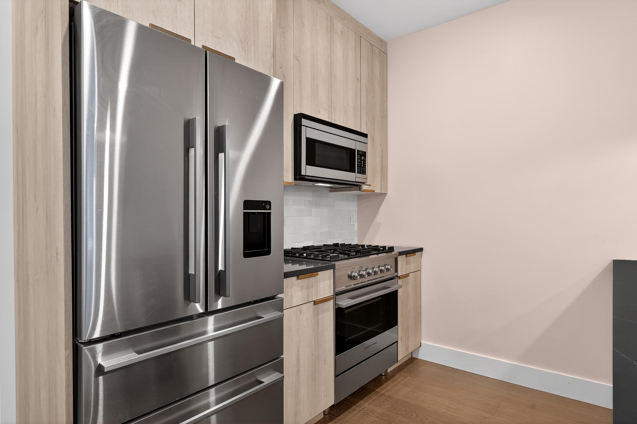 386 5TH ST - Photo 4