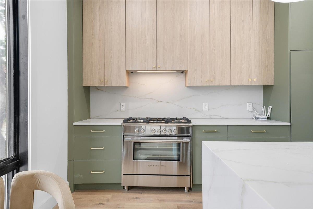 100 WEBSTER AVE - Photo 5