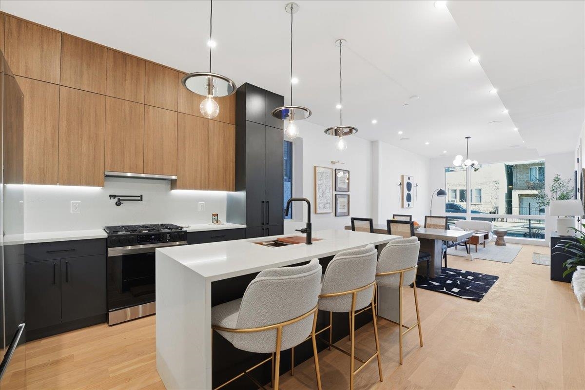 105 LAIDLAW AVE - Photo 5