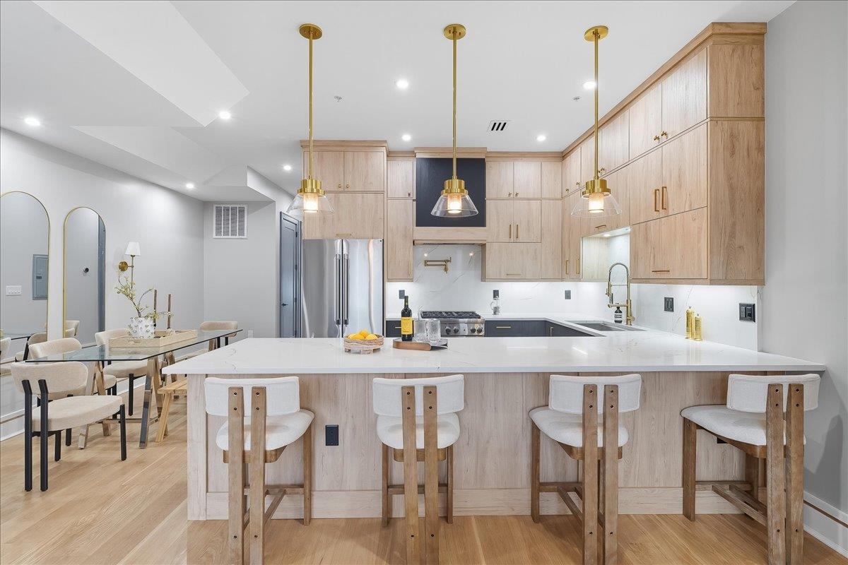 134 HANCOCK AVE - Photo 1