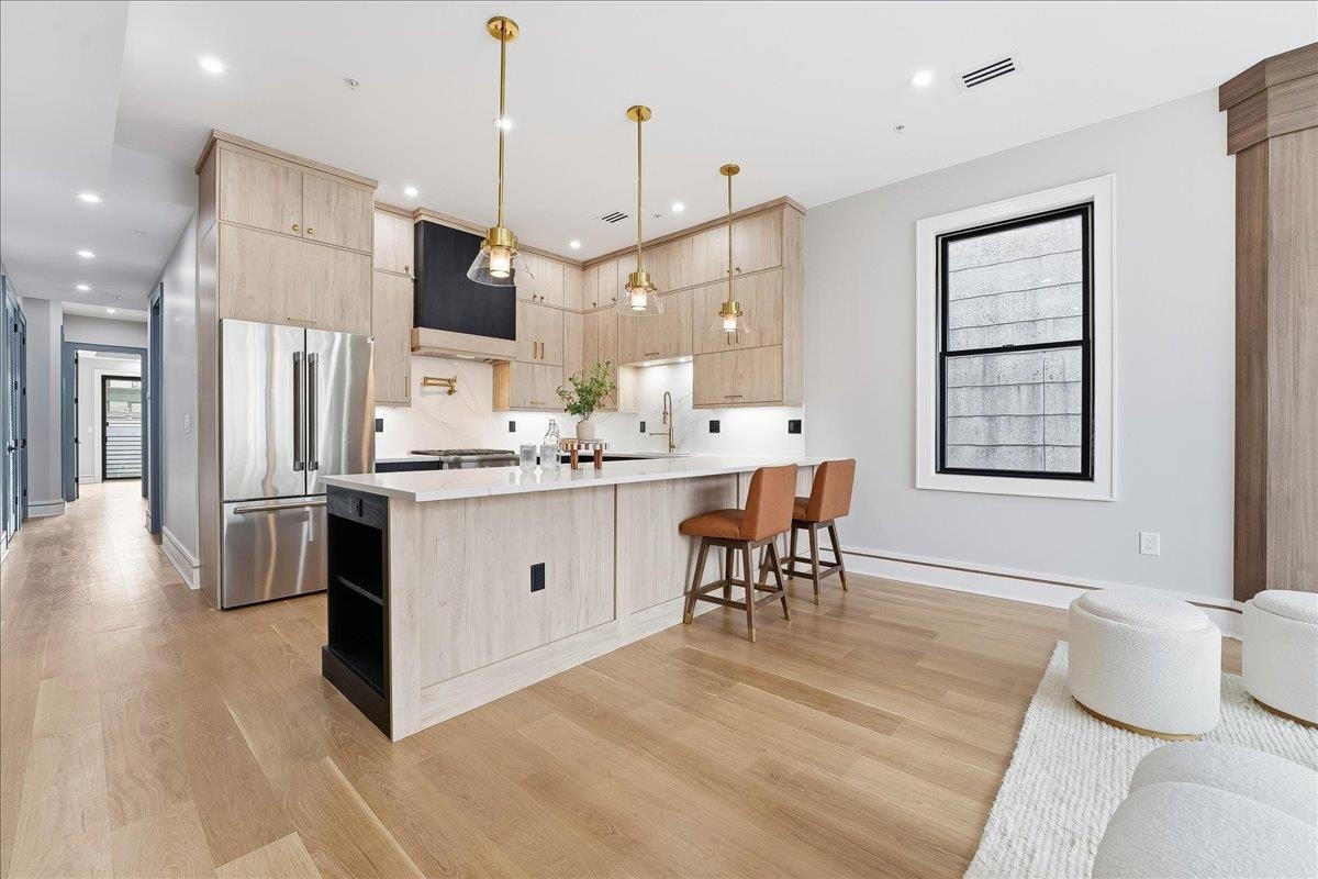 134 HANCOCK AVE - Photo 5