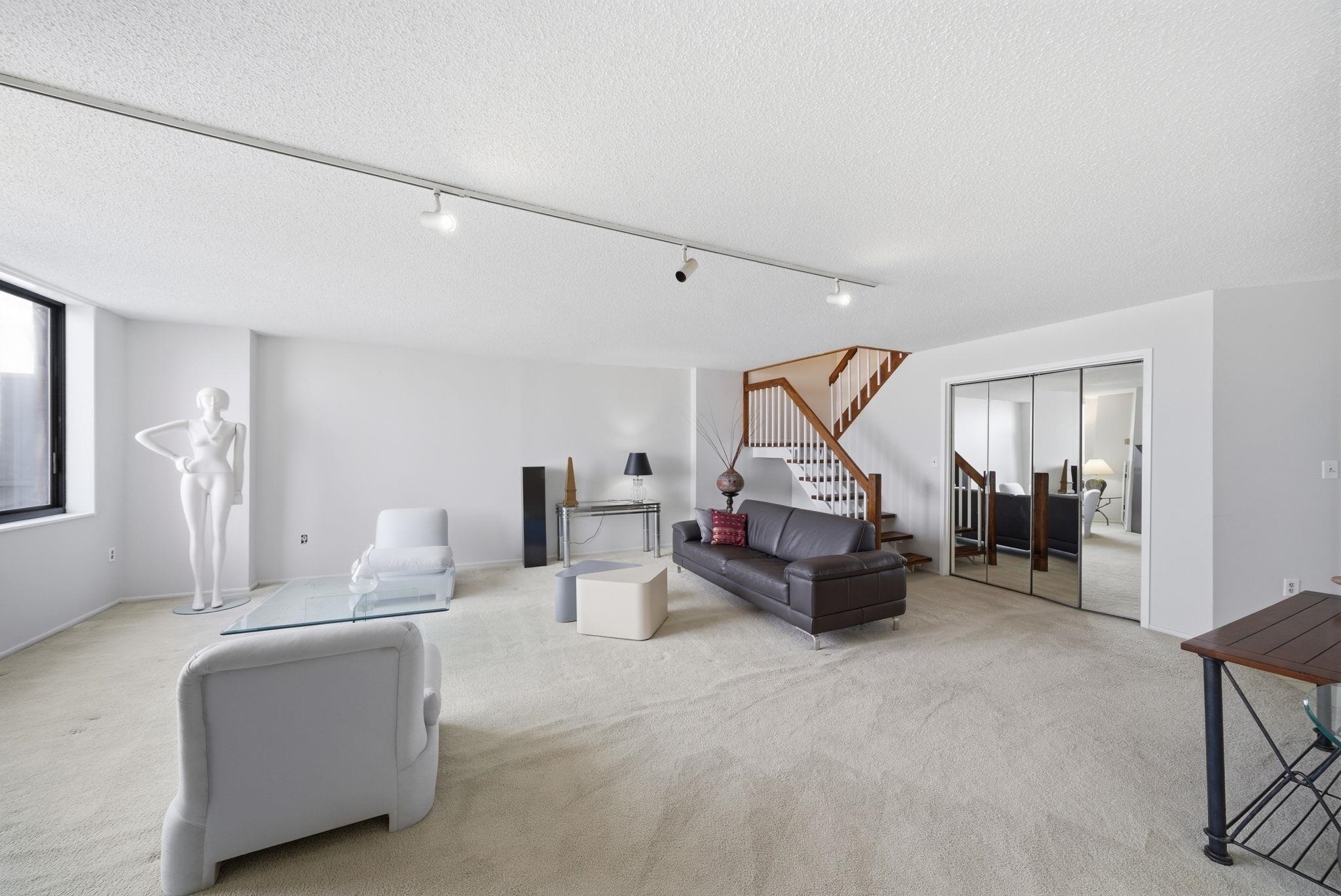 2103 HARMON COVE TOWER - Photo 4