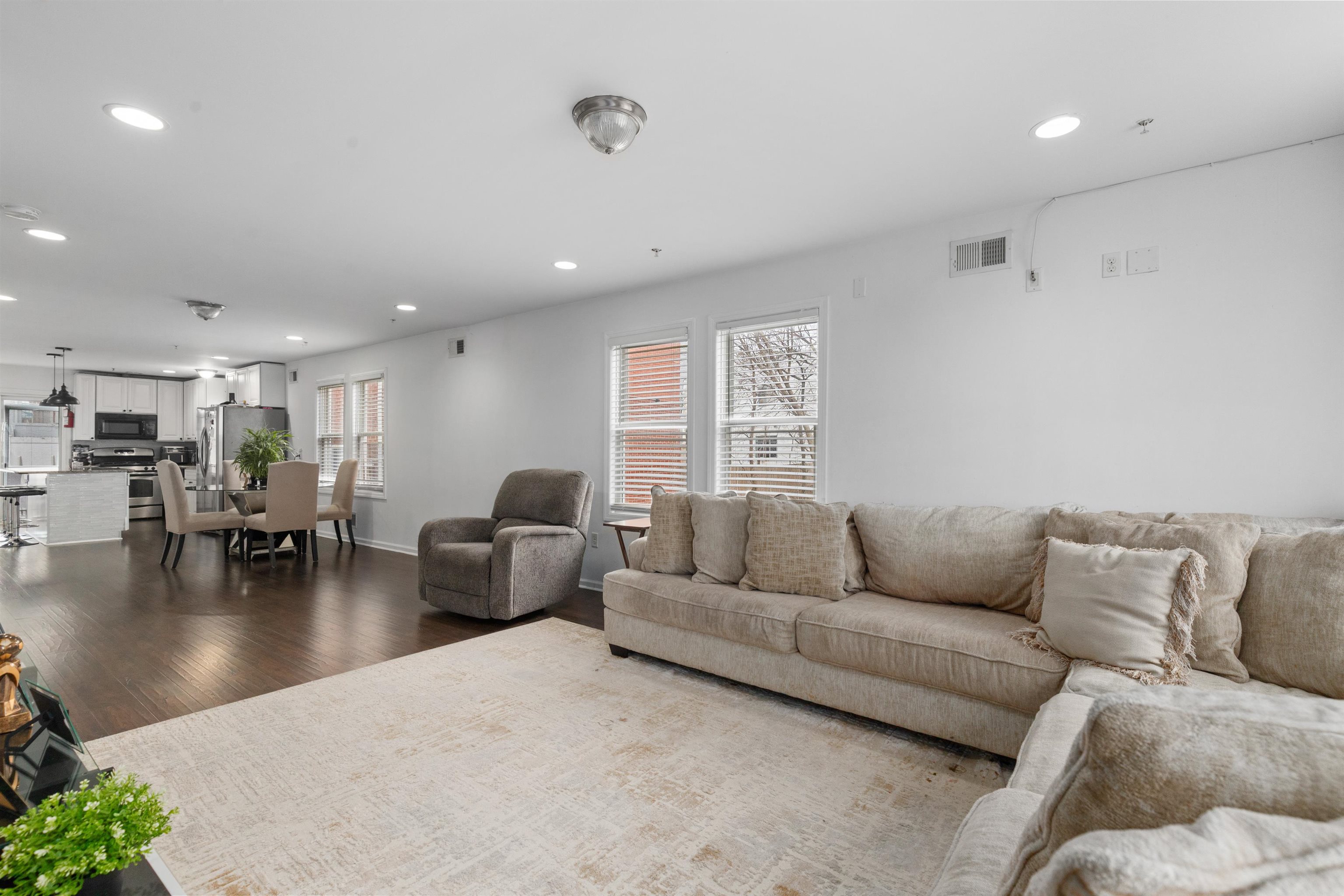 8512 SMITH AVE - Photo 4