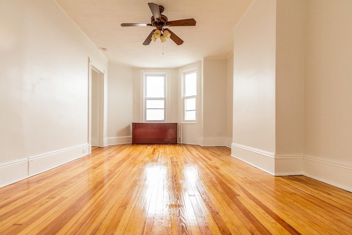 1304 PATERSON PLANK RD - Photo 2