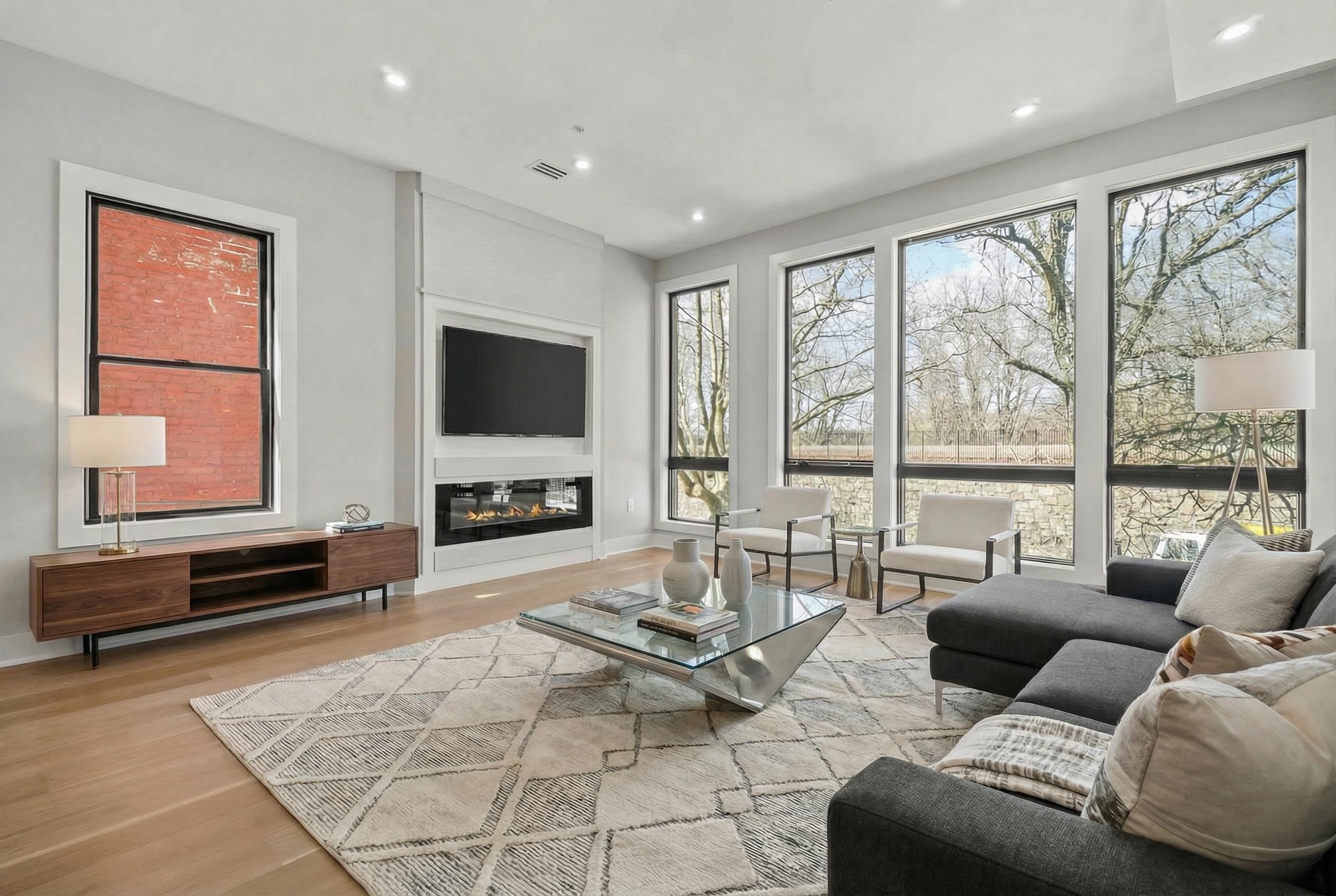 160 CENTRAL AVE - Photo 3