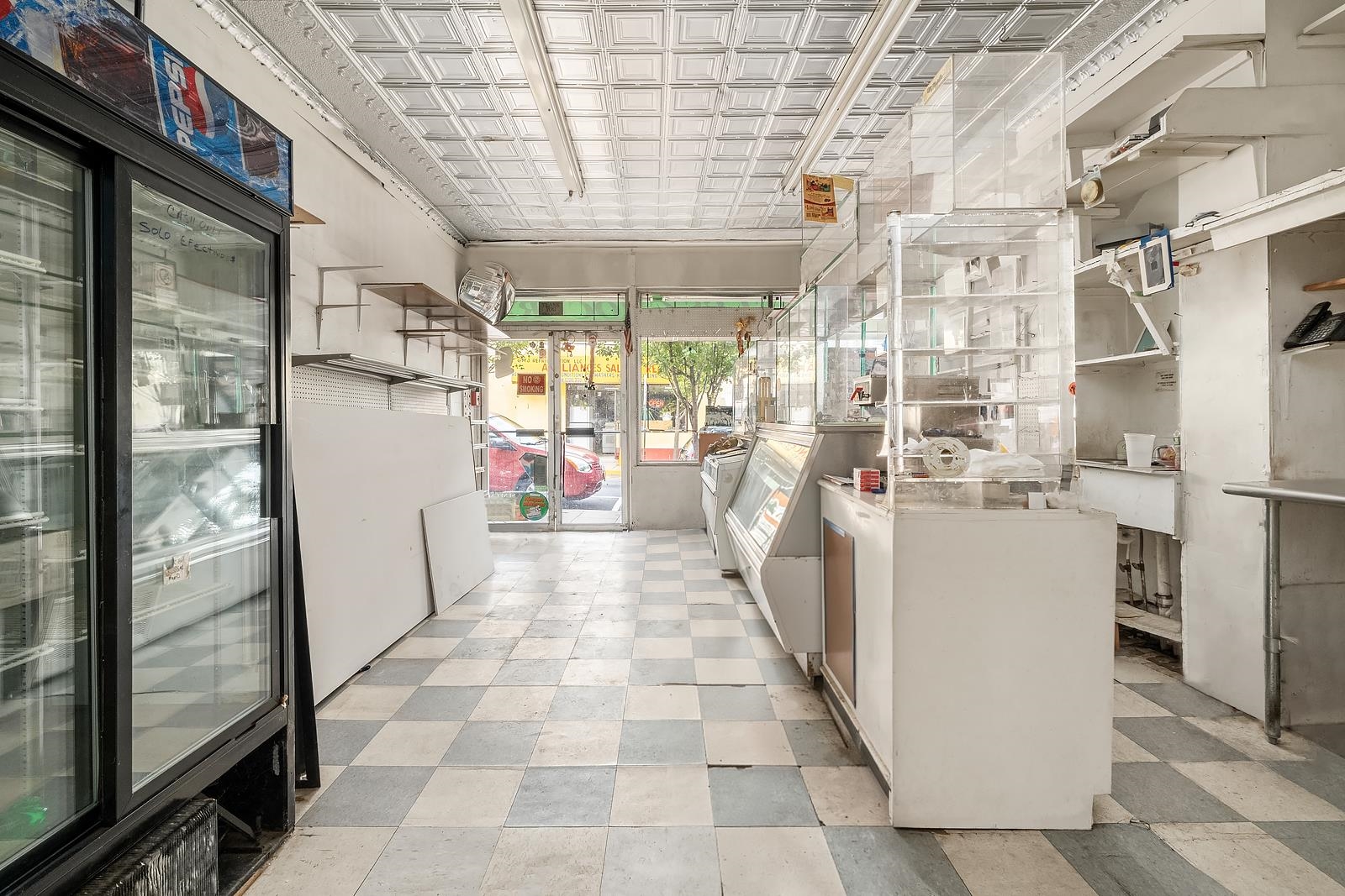 205 34TH ST - Photo 2