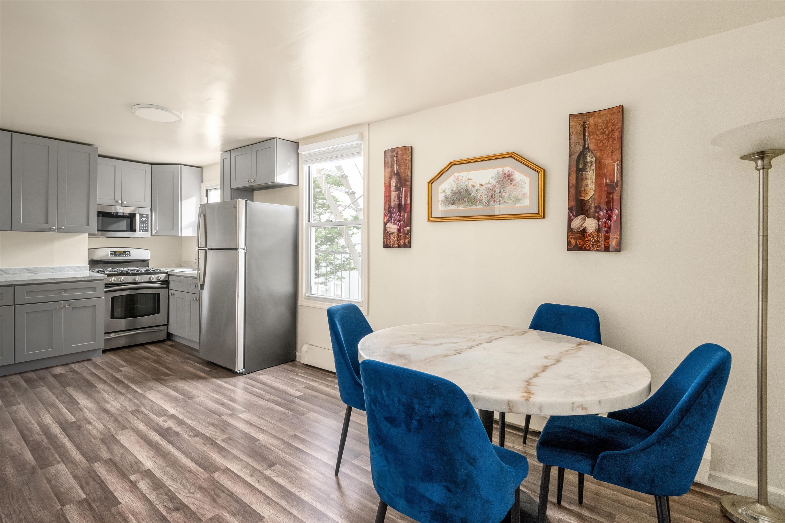 205 34TH ST - Photo 3