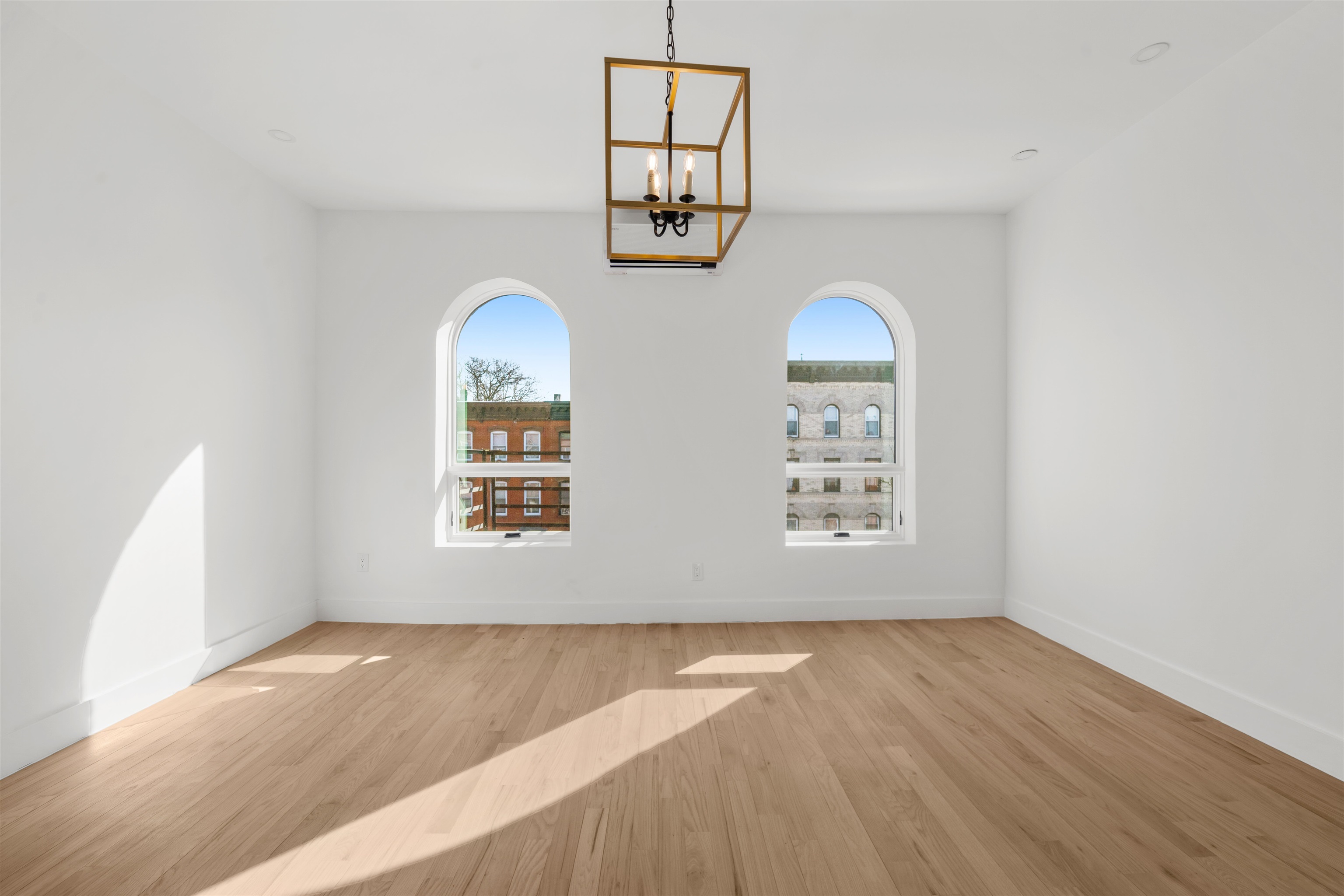 13 MADISON AVE - Photo 2