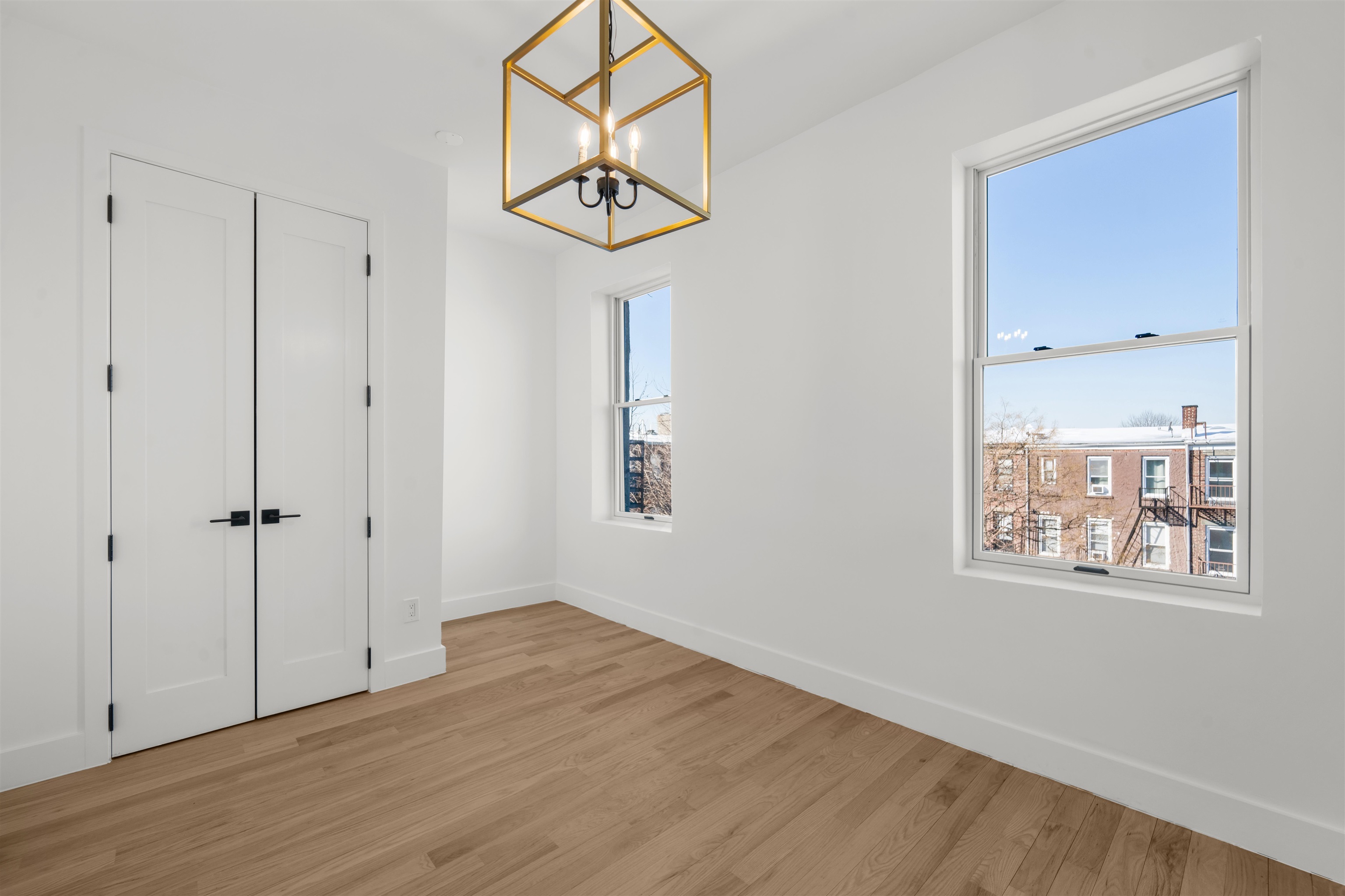 13 MADISON AVE - Photo 5