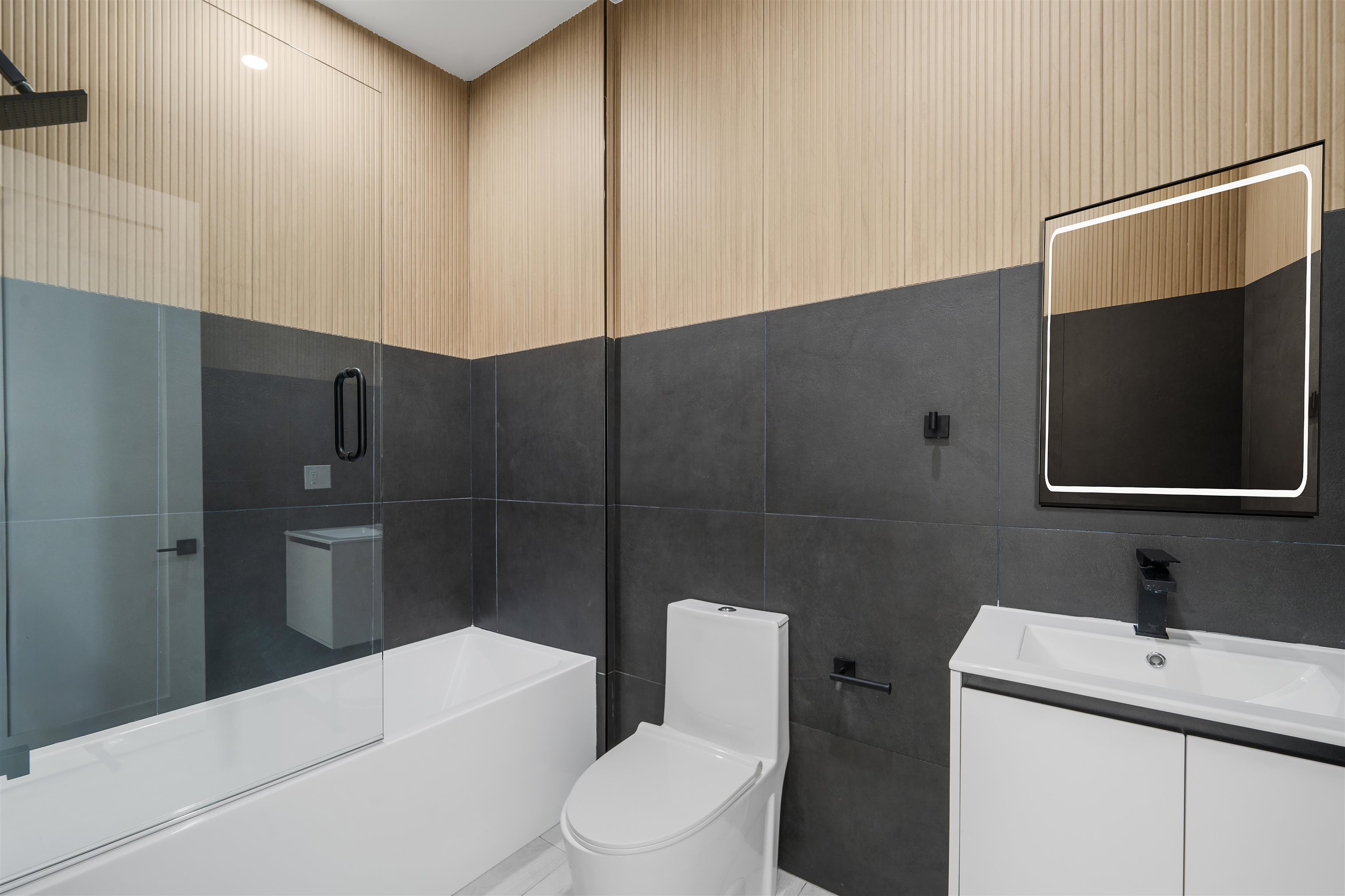 13 MADISON AVE - Photo 5