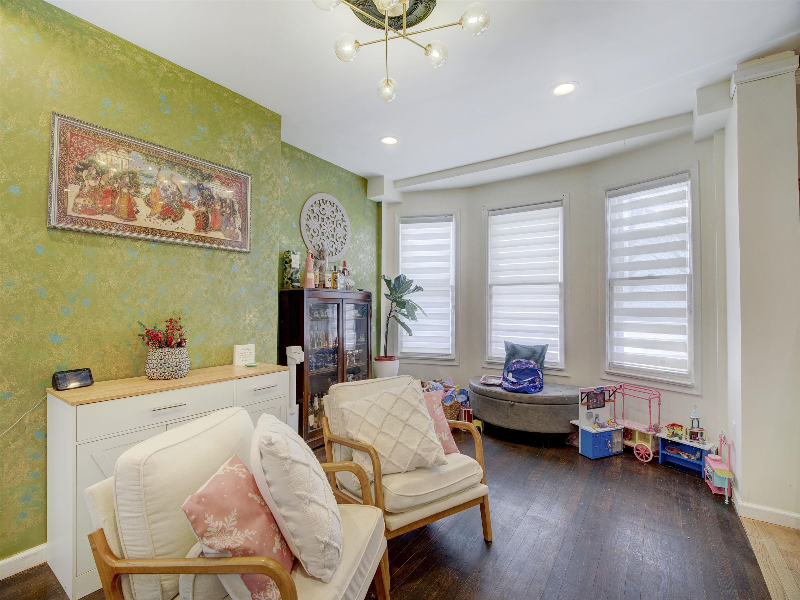 26 EAST 49TH ST - Photo 5