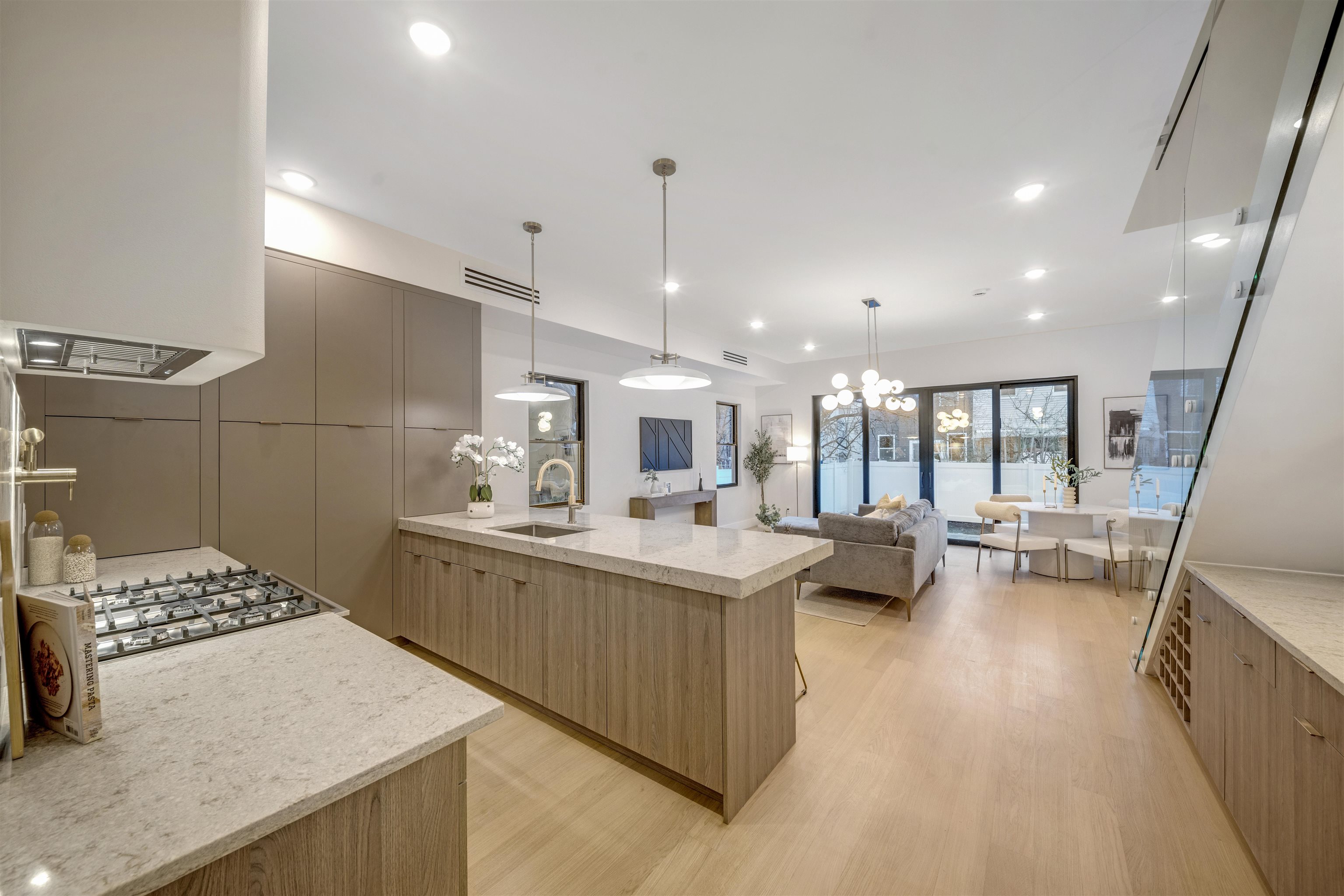 65 RESERVOIR AVE - Photo 5